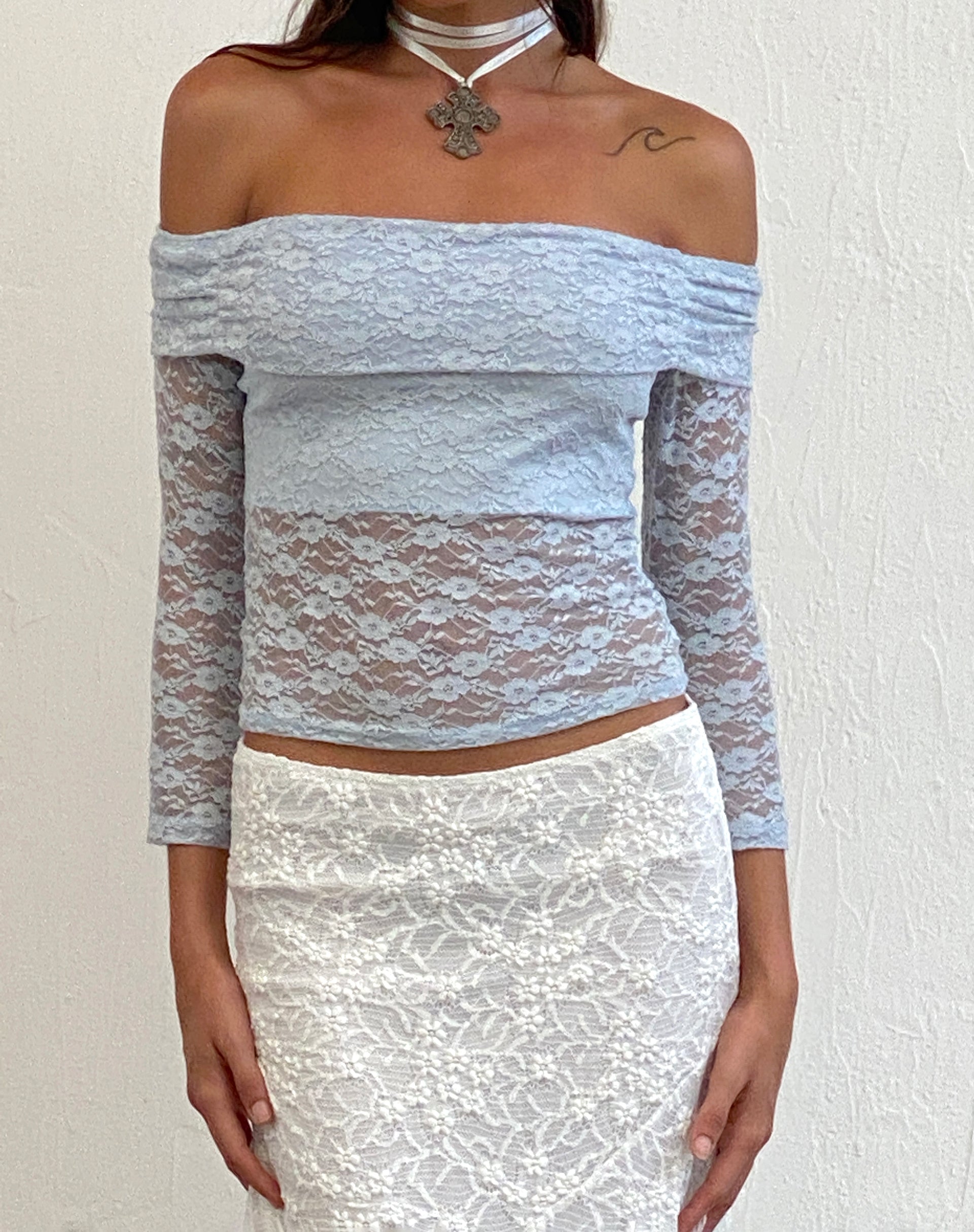 Image of Nixie Langärmeliges Bardot-Top aus Spitze Hellblau