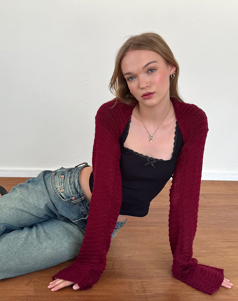 Image of Nobila Gestricktes Shrug Top in Burgundy