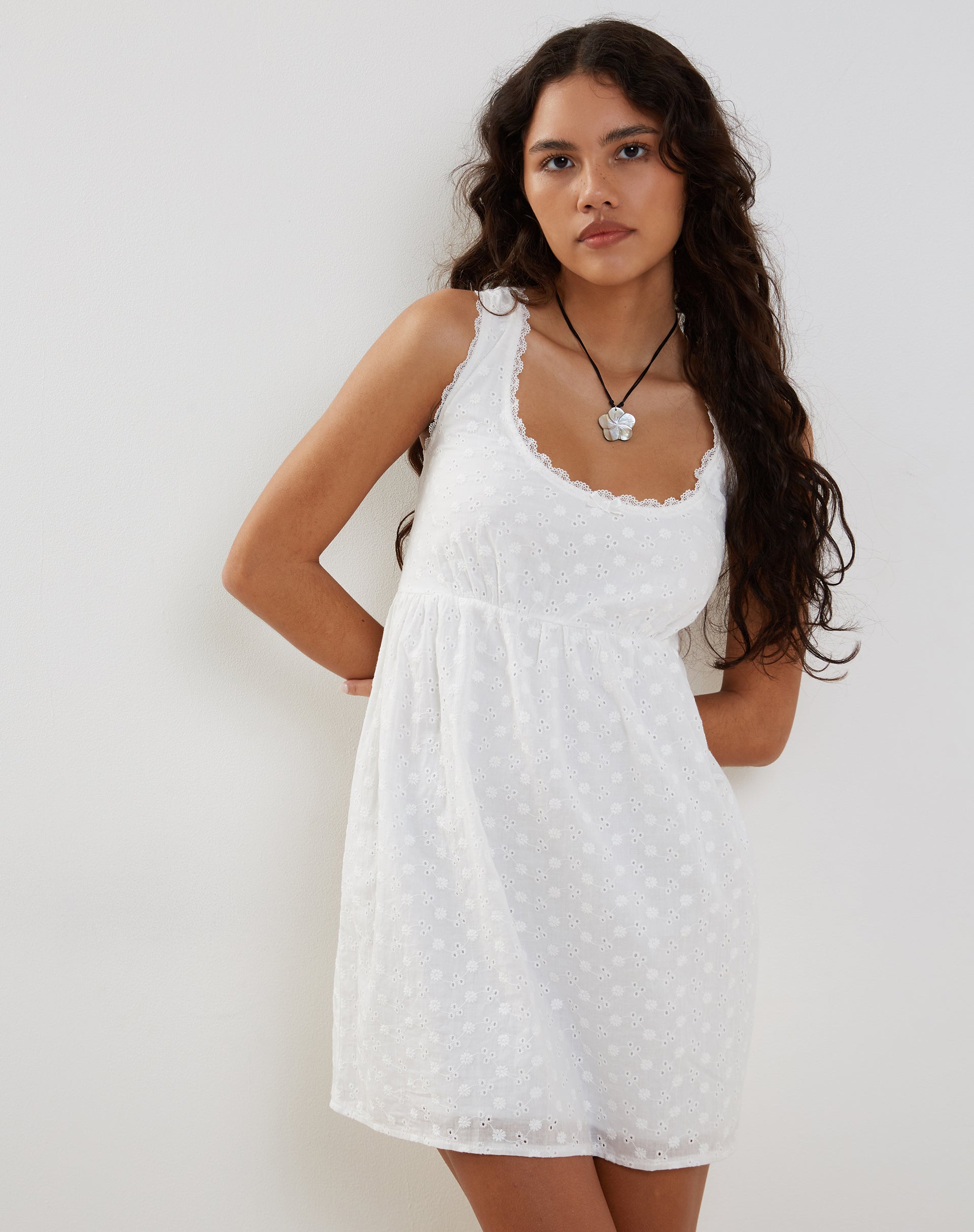 Image of Noja Minikleid aus Broderie Anglaise Weiß