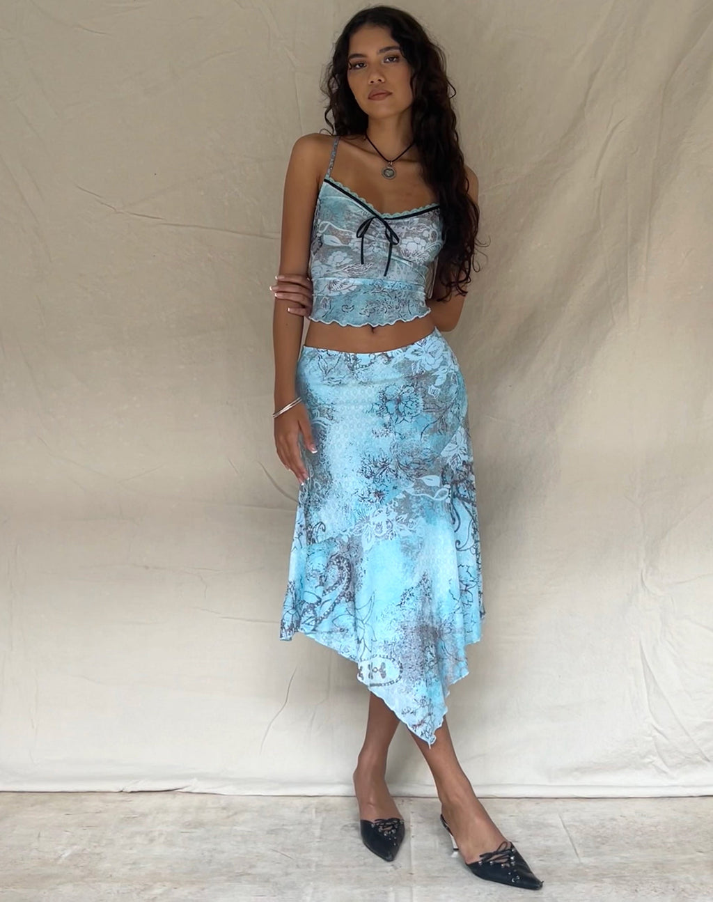 Cinta Low Rise Midirock in Paisley Abstrakt Rustikal