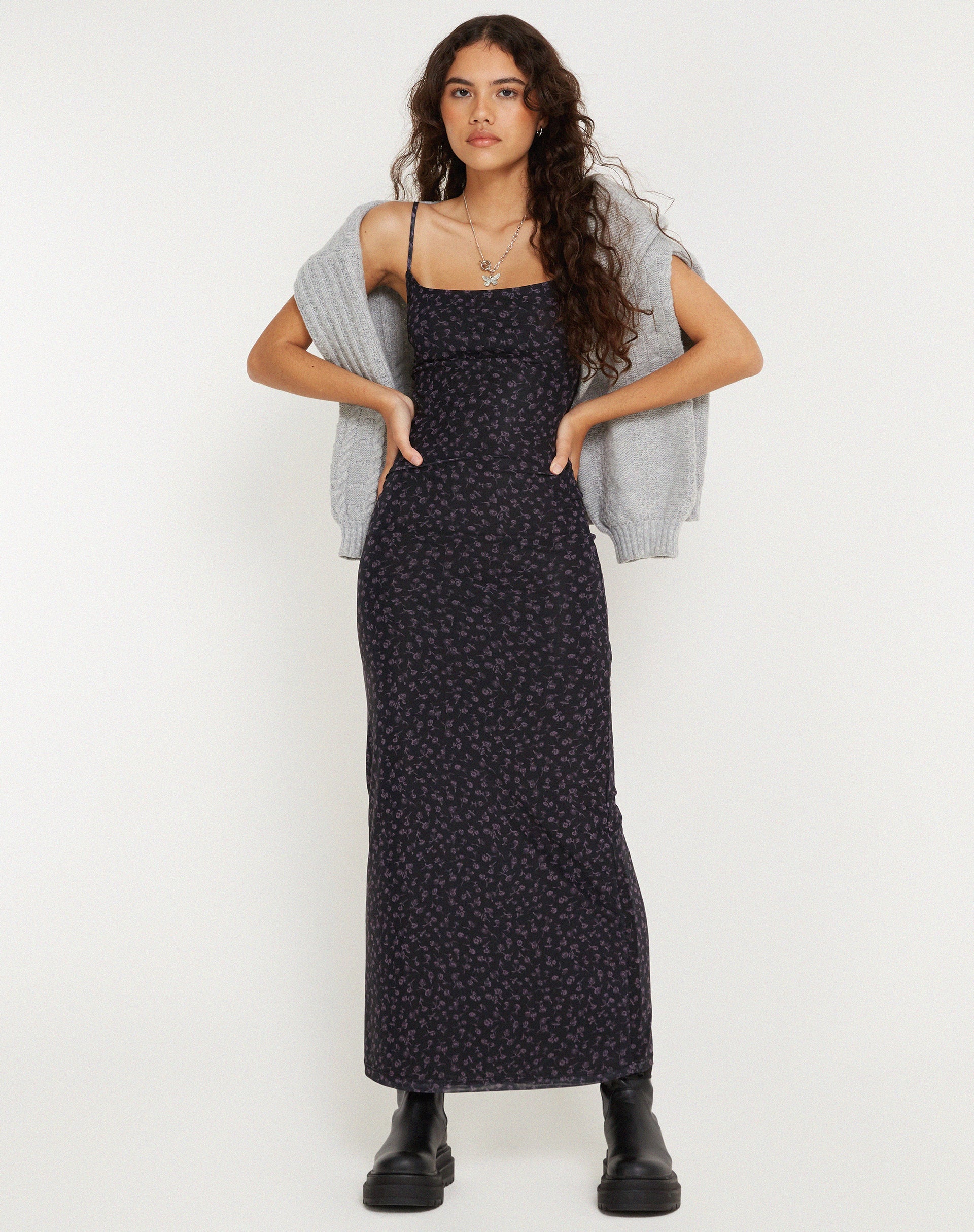 Abbildung von Norila Maxikleid in Dark Ditsy Rose Schwarz