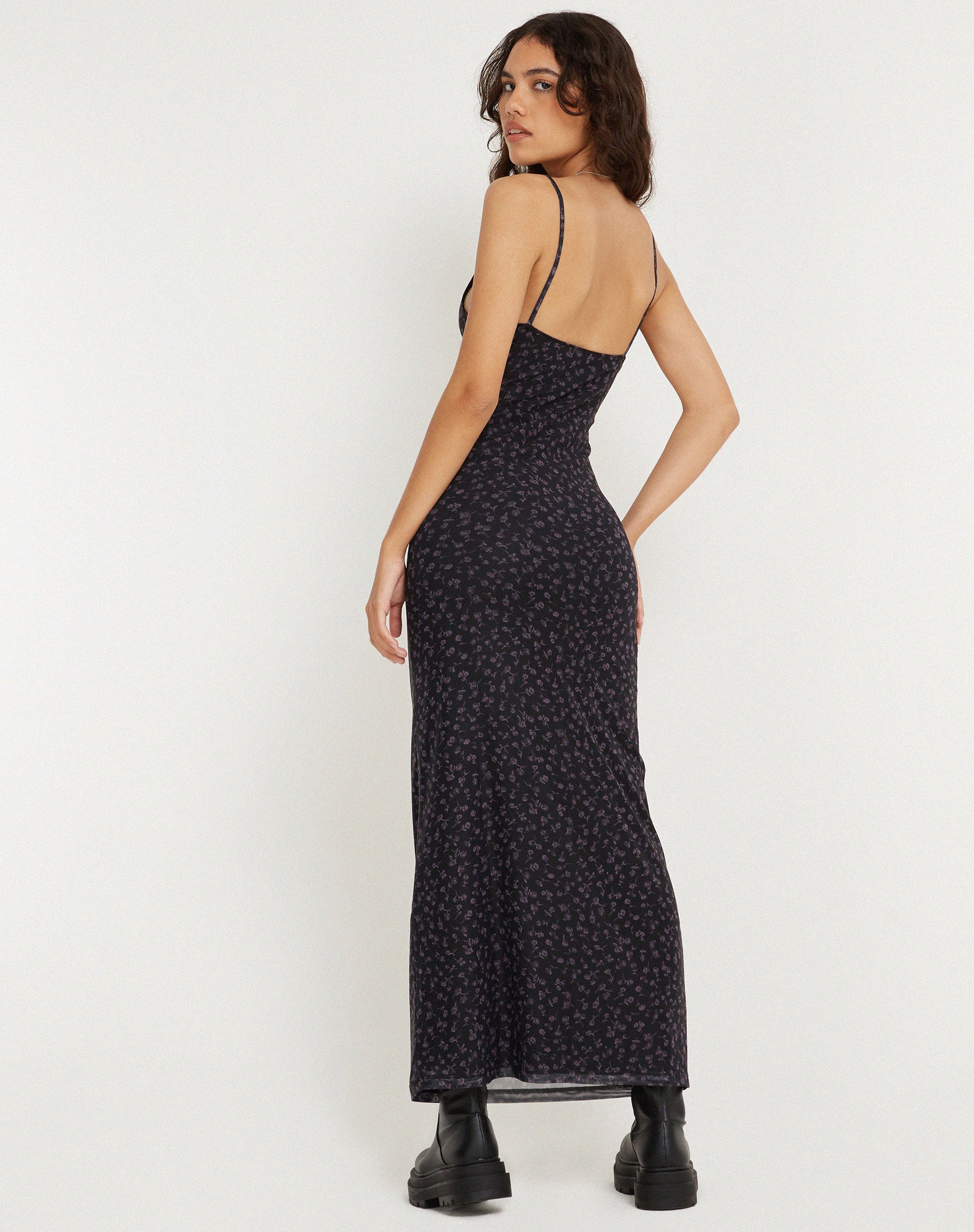 Abbildung von Norila Maxikleid in Dark Ditsy Rose Schwarz