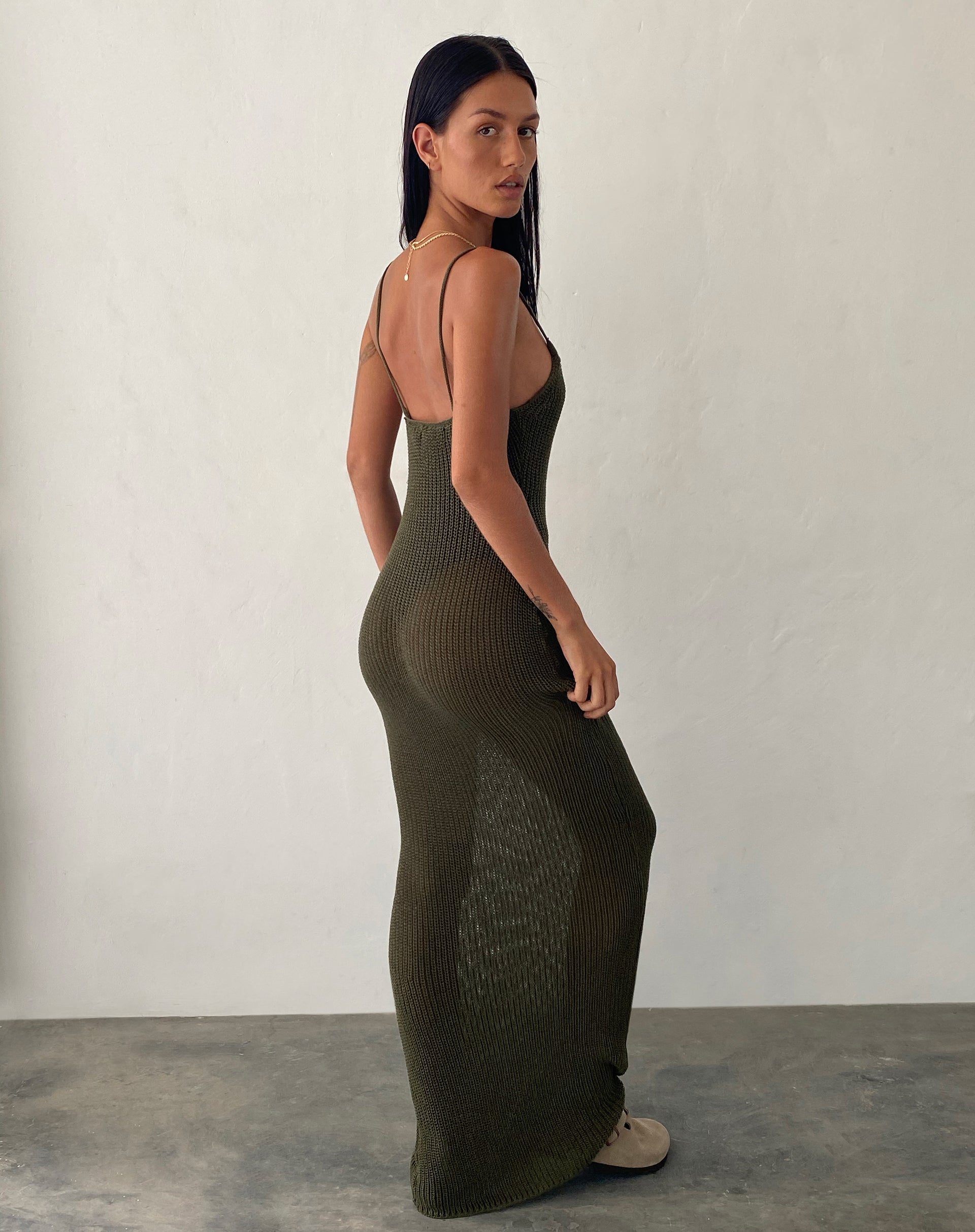 Image of Norila Gestricktes Maxikleid in Olive