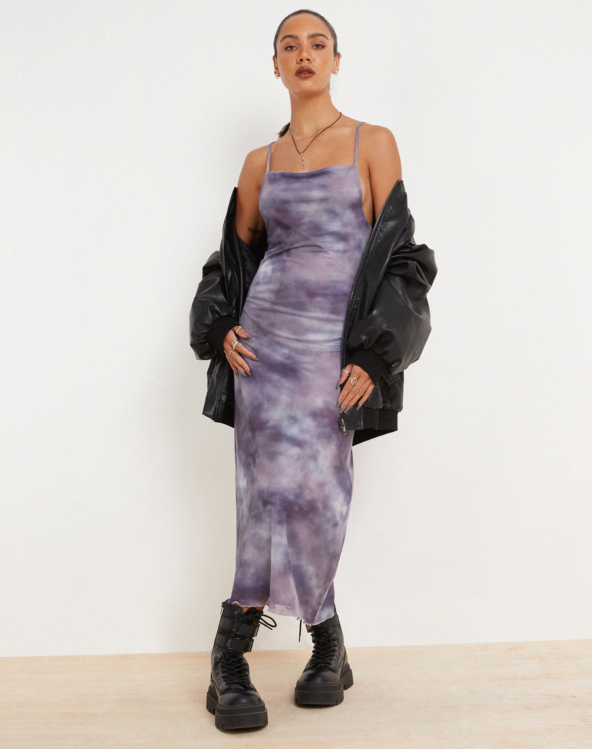 Bild von Norishi Bedrucktes Midikleid aus Mesh in Smokey Gradients Violett