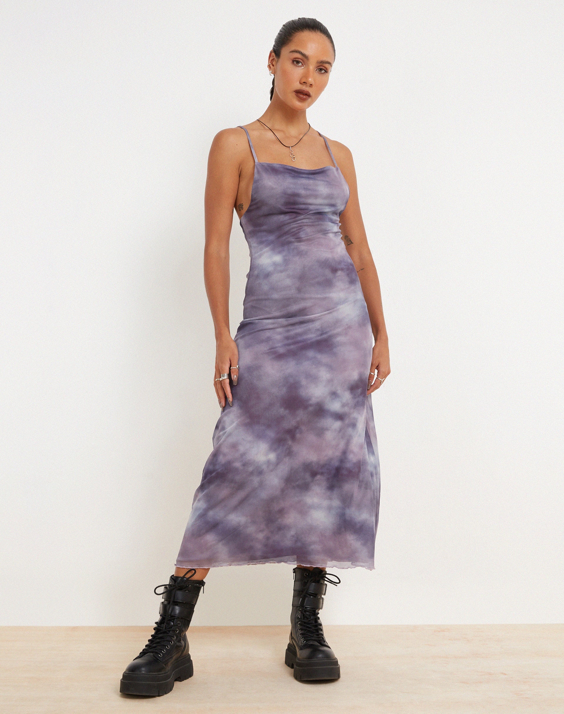 Bild von Norishi Bedrucktes Midikleid aus Mesh in Smokey Gradients Violett