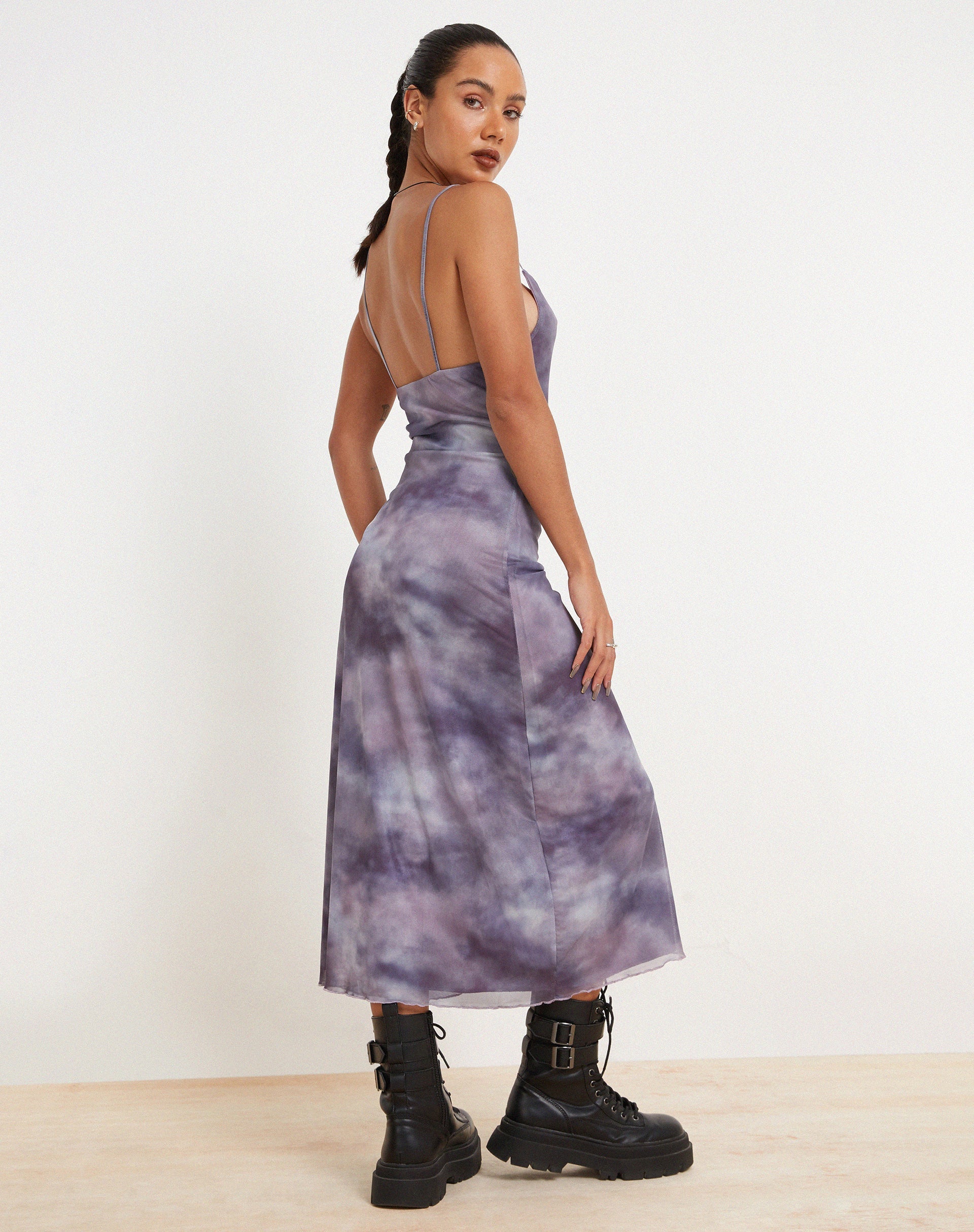 Bild von Norishi Bedrucktes Midikleid aus Mesh in Smokey Gradients Violett