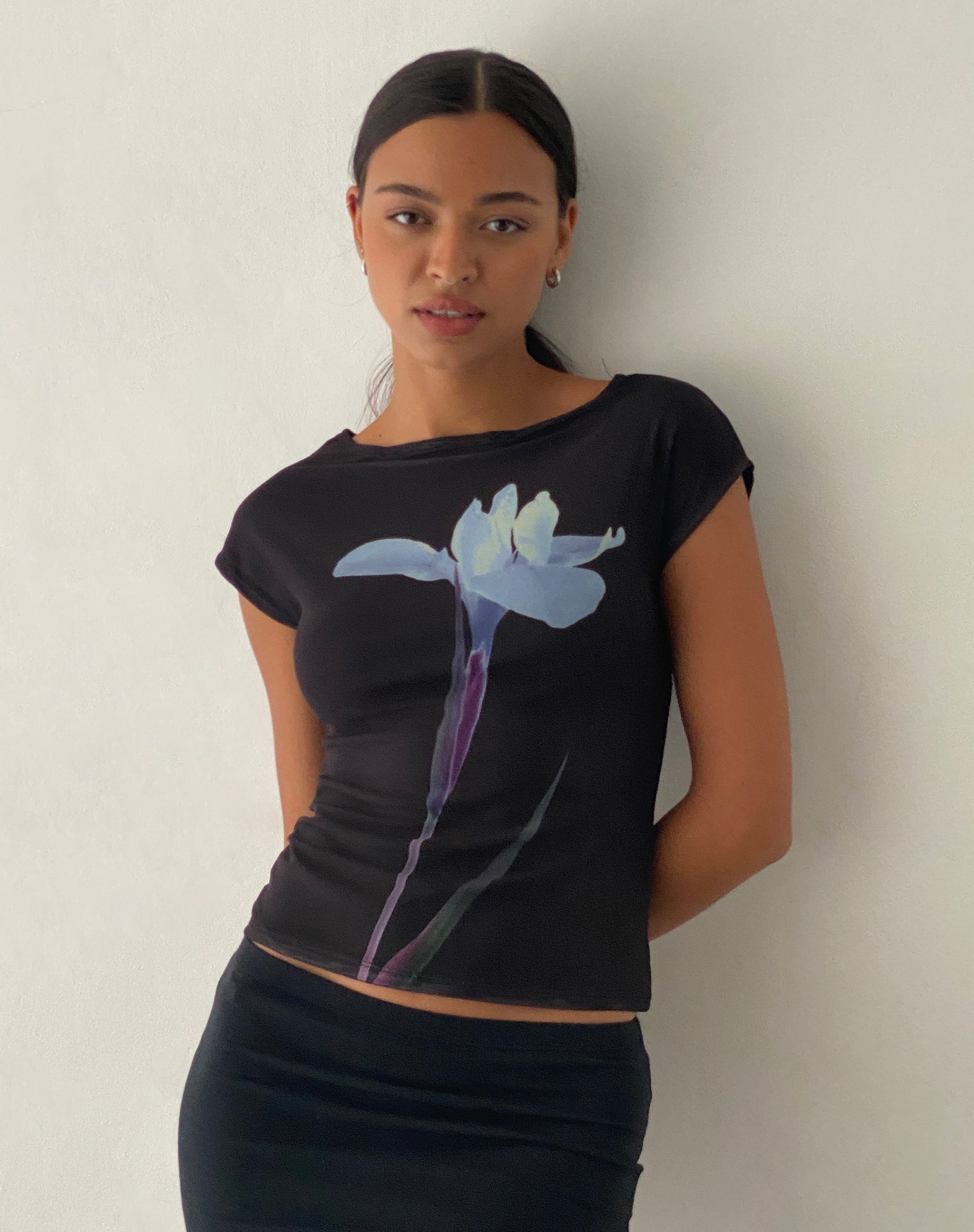 Bild von Nova Top aus Mesh Navy Flower