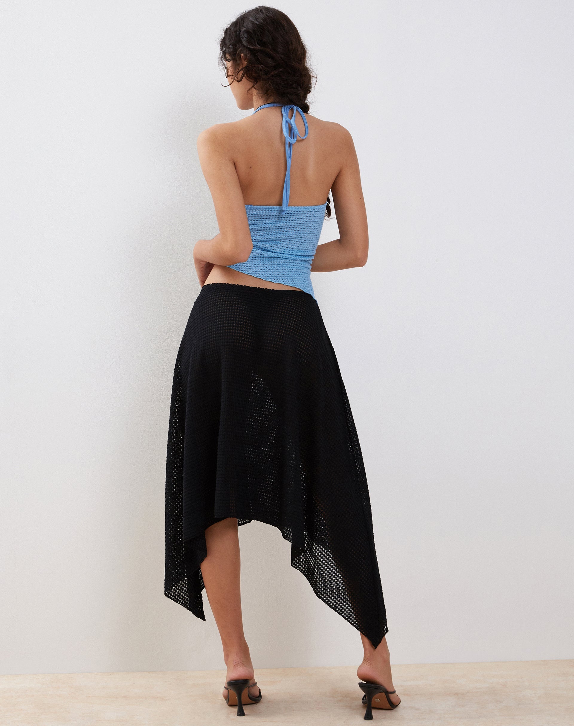 Bild von Oceane Neckholder-Top in Blau Strukturierte Häkelei