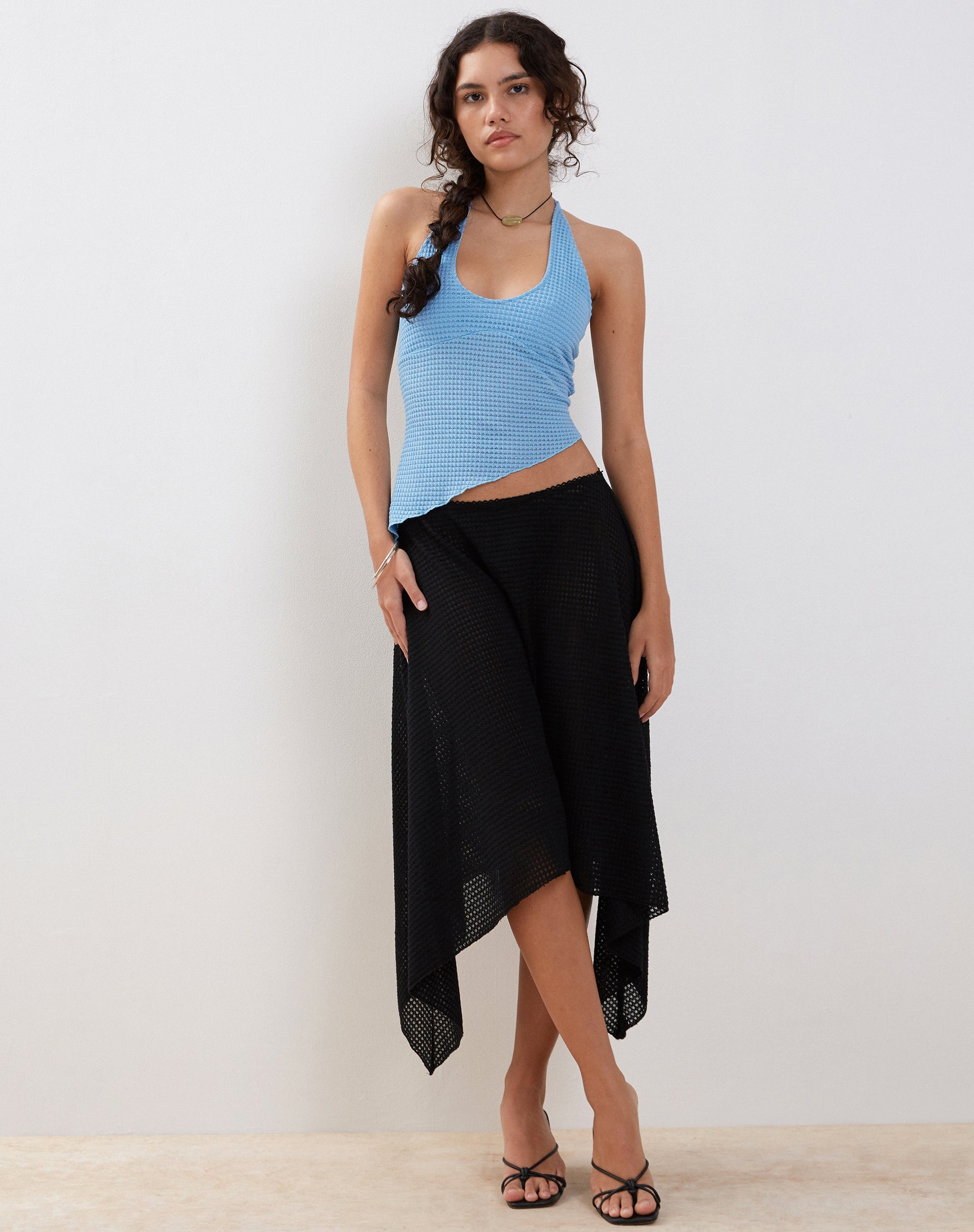 Bild von Oceane Neckholder-Top in Blau Strukturierte Häkelei
