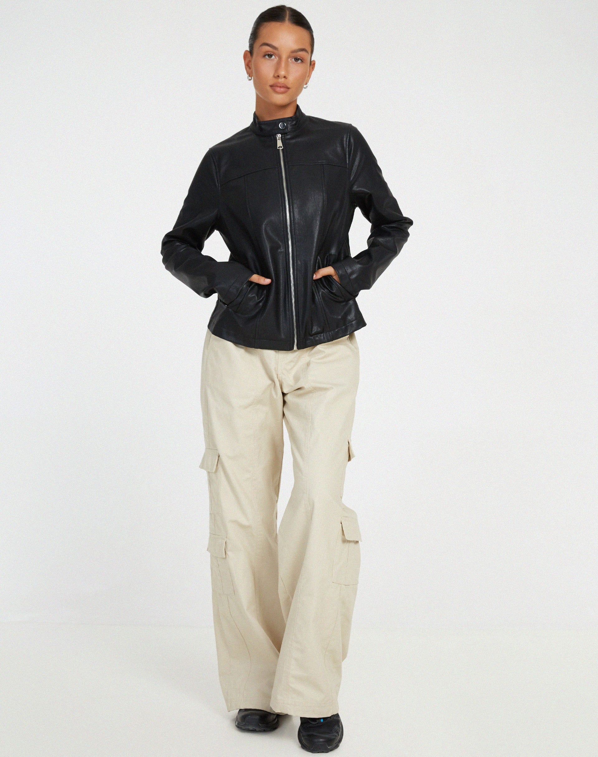 Image of Olivia Jacke aus PU Schwarz
