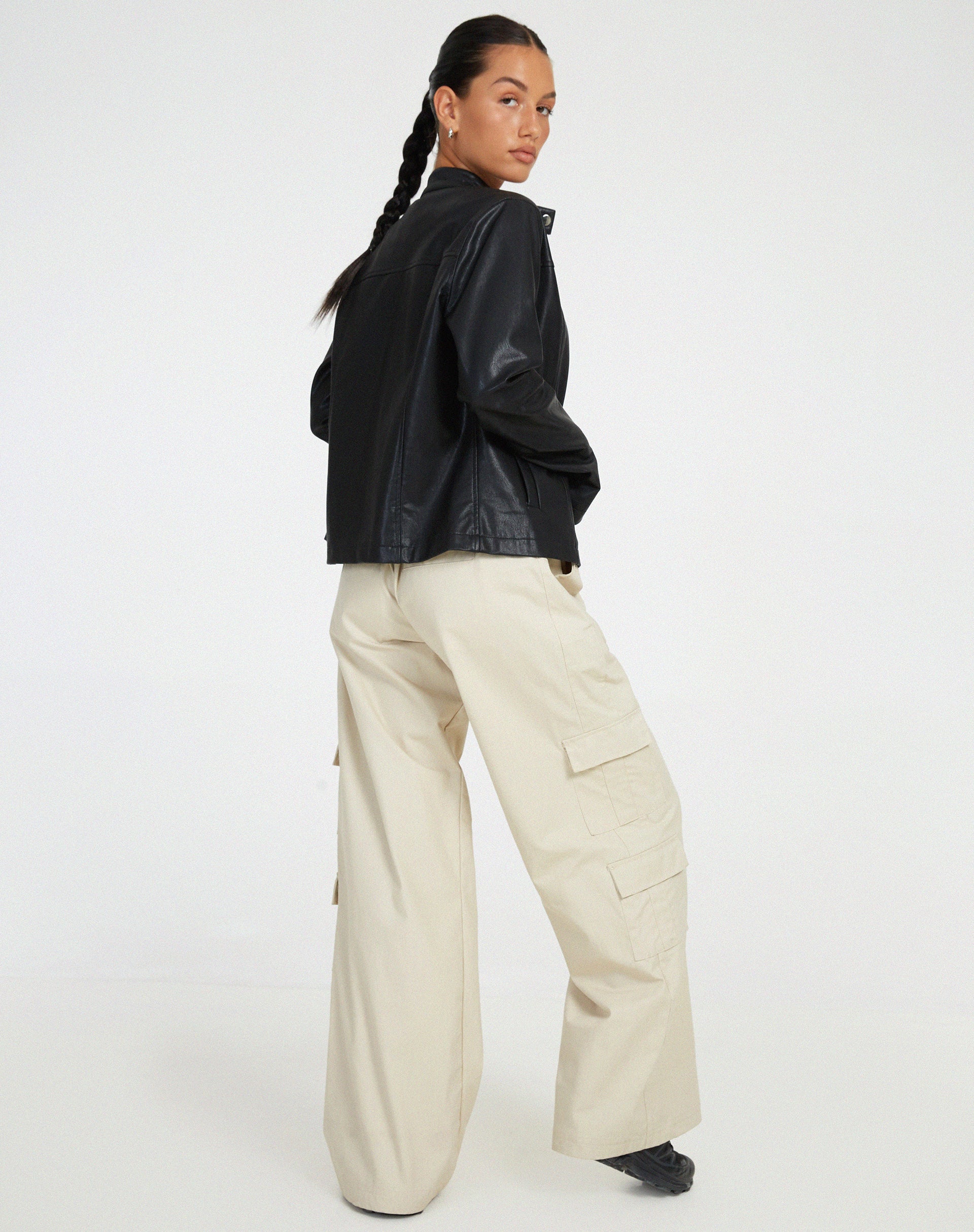 Image of Olivia Jacke aus PU Schwarz