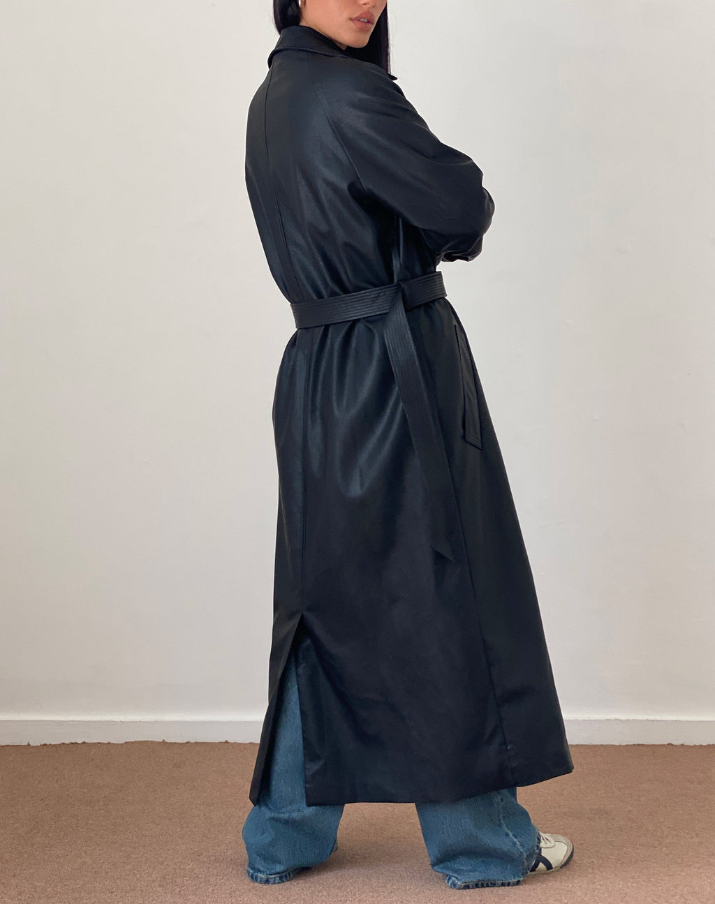 Orcati Zweireihiger Trenchcoat aus schwarzem PU