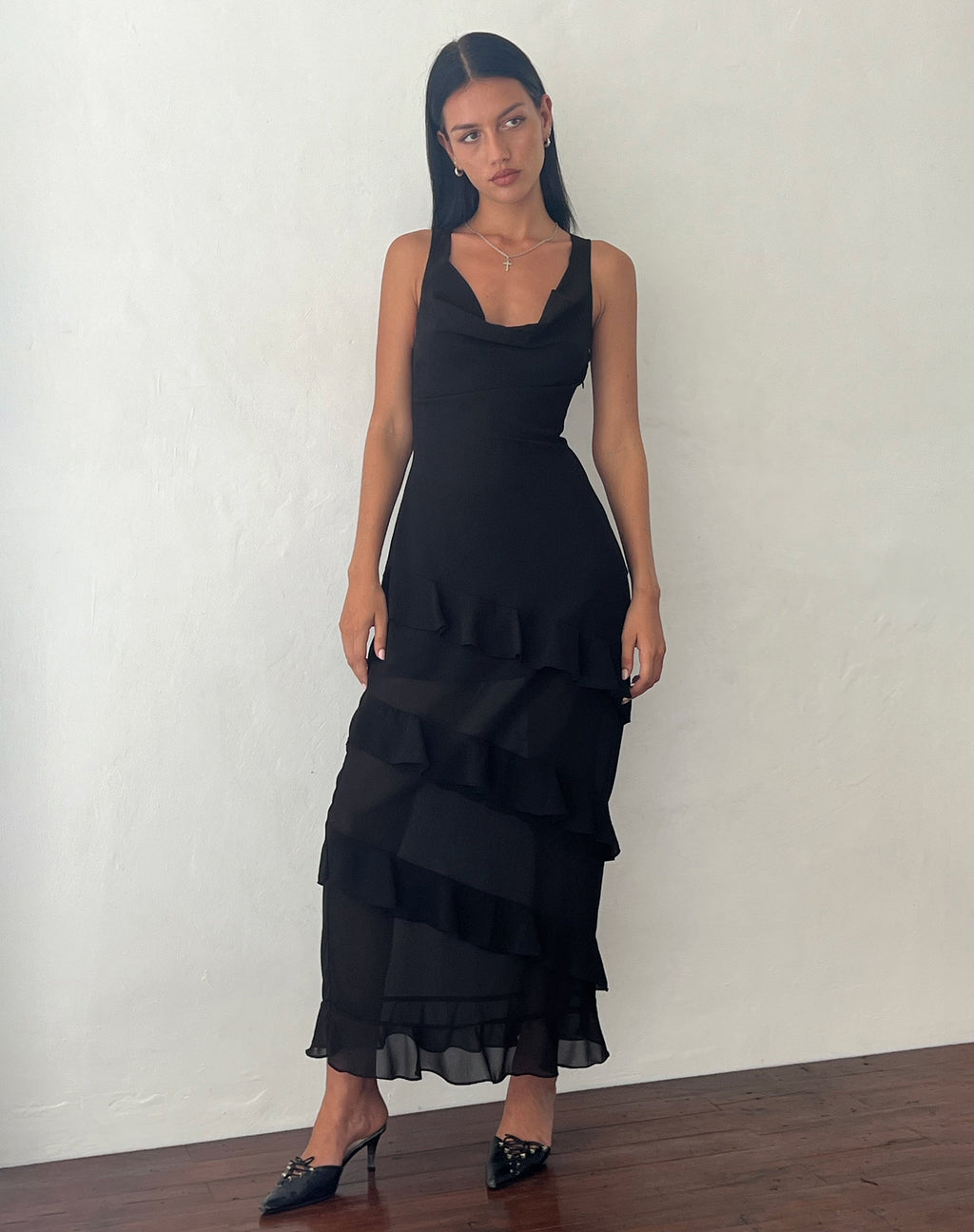 Otna Chiffon-Maxikleid mit Rüschenbesatz in Schwarz