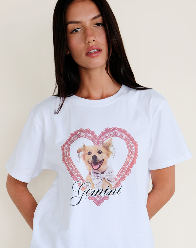 Oversize Basic Tee in Weiß mit Gemini Motel Pet Print