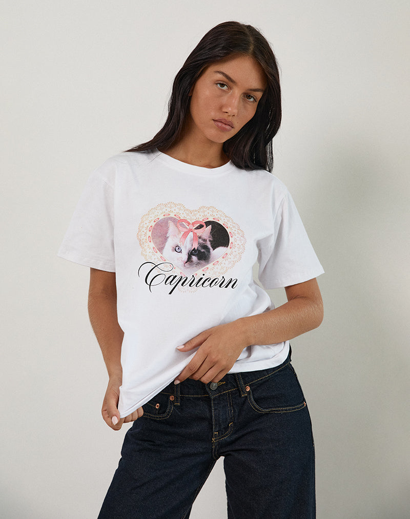 Bild von Oversize Basic Tee in Weiß mit Capricorn Motel Pet Print