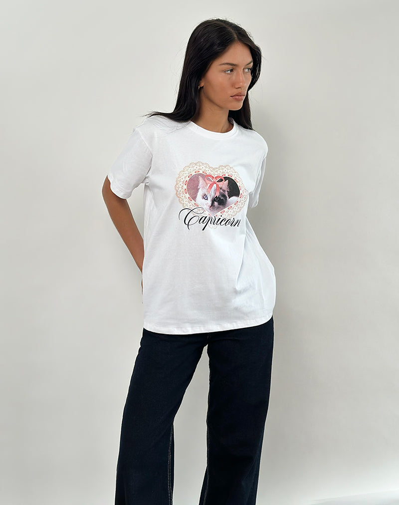 Bild von Oversize Basic Tee in Weiß mit Capricorn Motel Pet Print