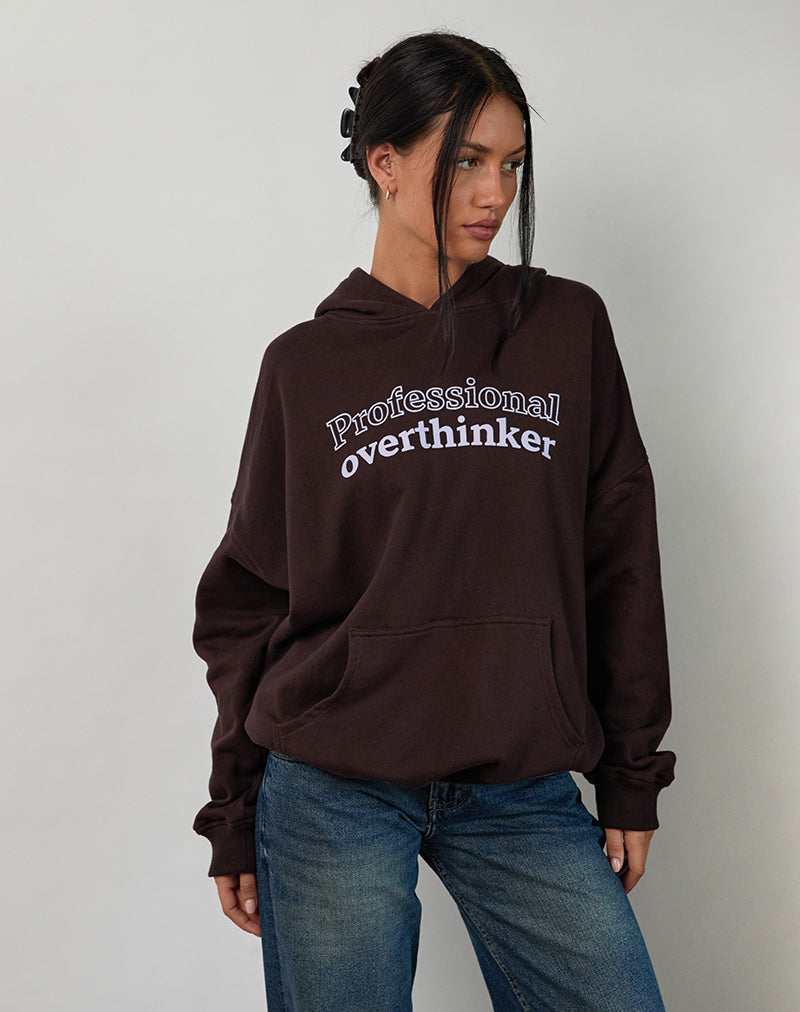 Bild von Oversized Hoodie in Bitter Chocolate mit Overthinker Druck
