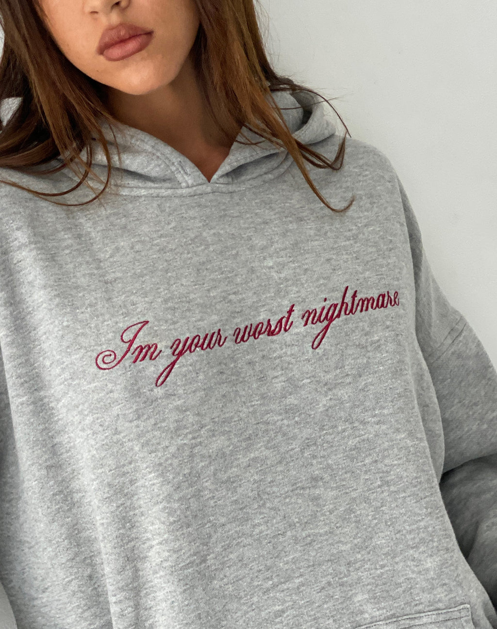 Kapuzenpulli in Übergröße aus grauem Mergel mit Worst Nightmare-Stickerei