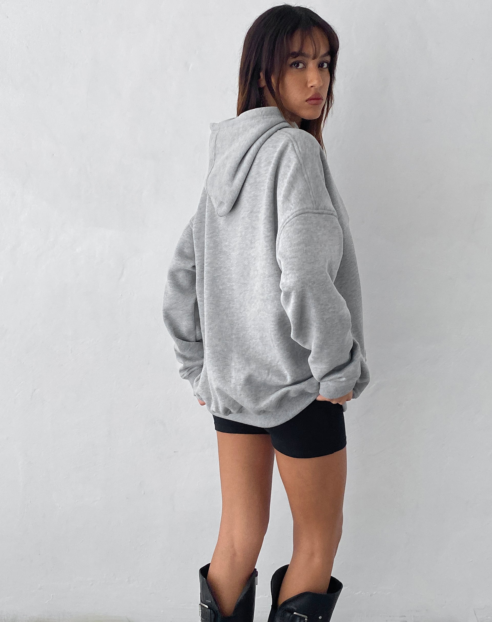 Bild von Oversized Hoodie in Grau meliert mit Worst Nightmare Grafik