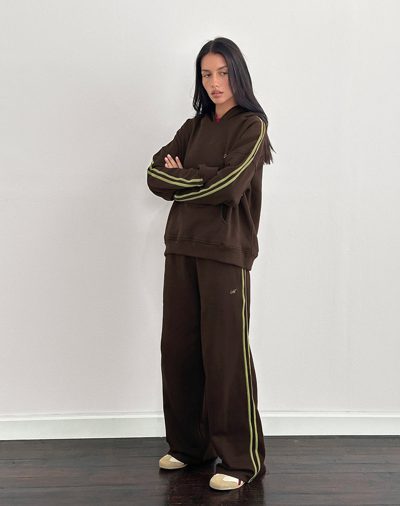 Image of Oze Trackpant in Bitter Chocolate mit grünem Einband und M-Stickerei