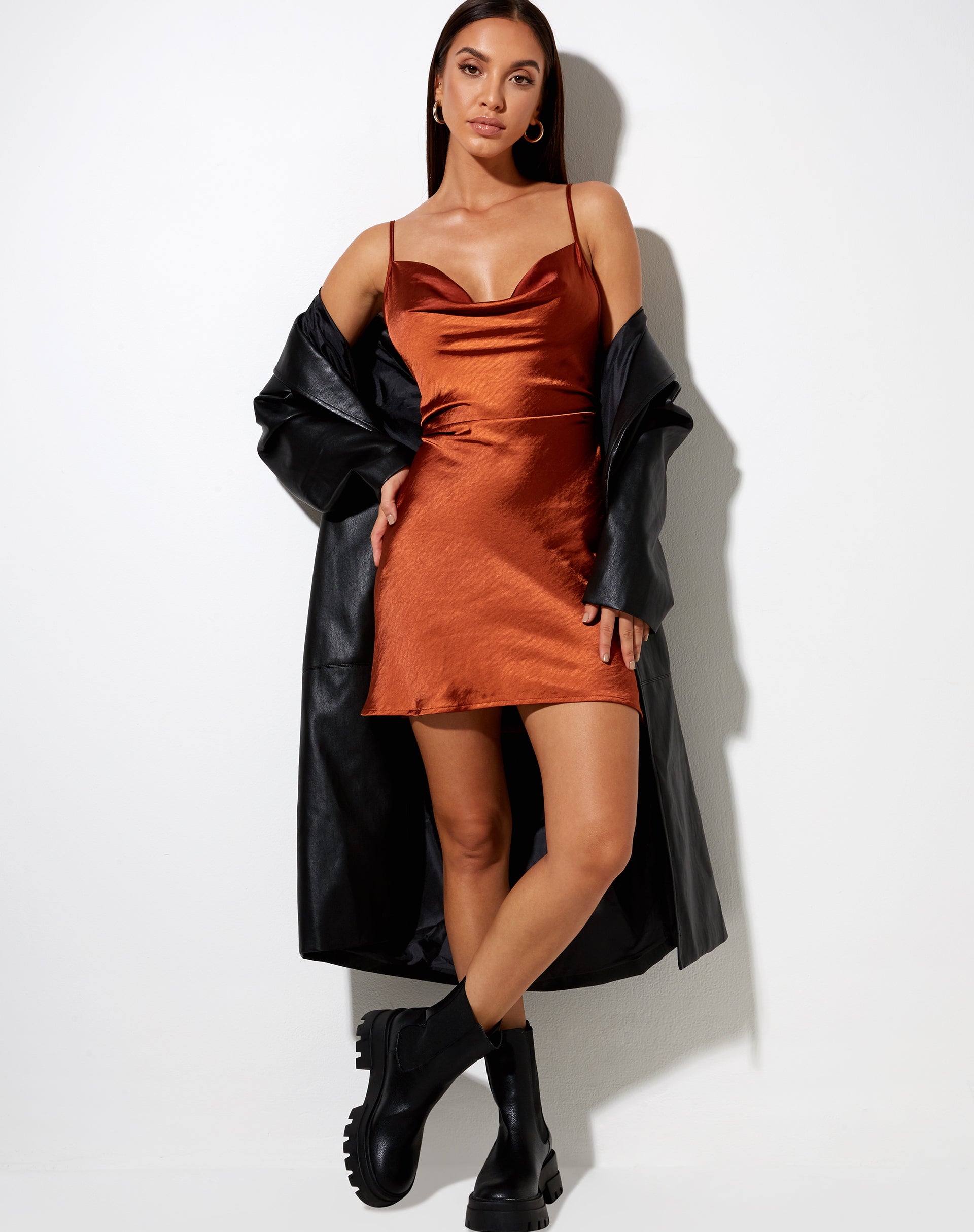 Bild von Paiva Slip Dress in Satin Brick