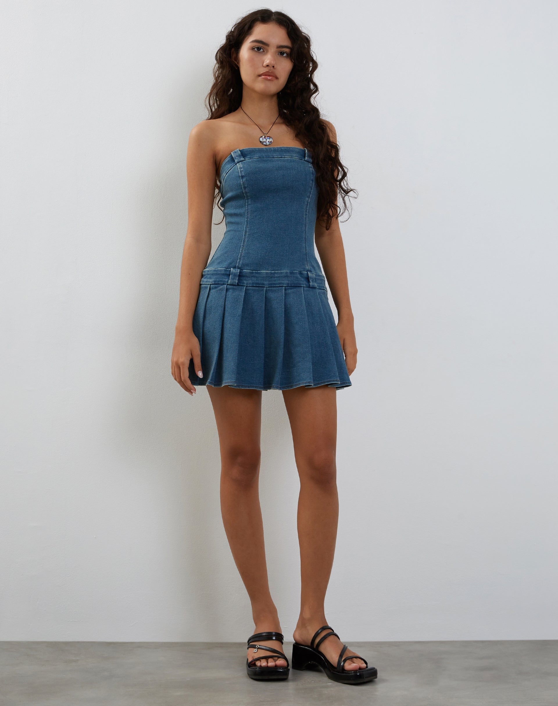 Bild von Pajaya Denim Bandeau-Minikleid in blauer Waschung