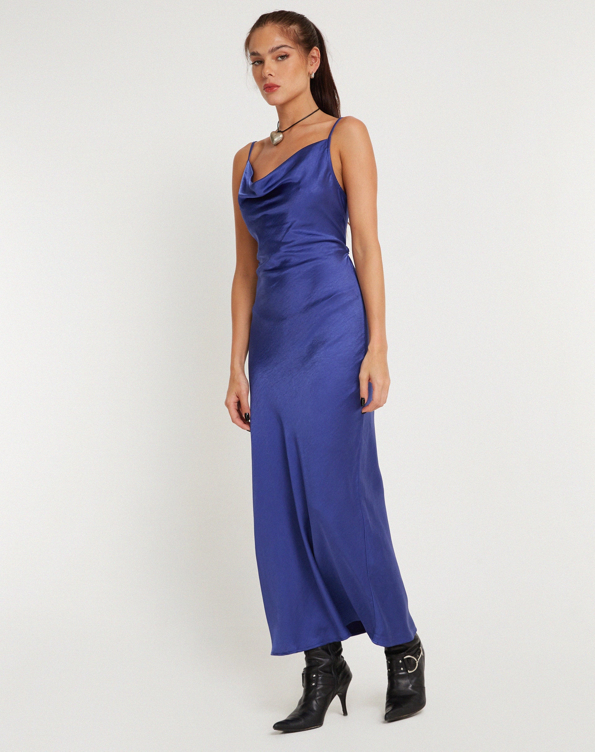 Image of Palasha Midikleid aus Satin Spectrum Blau
