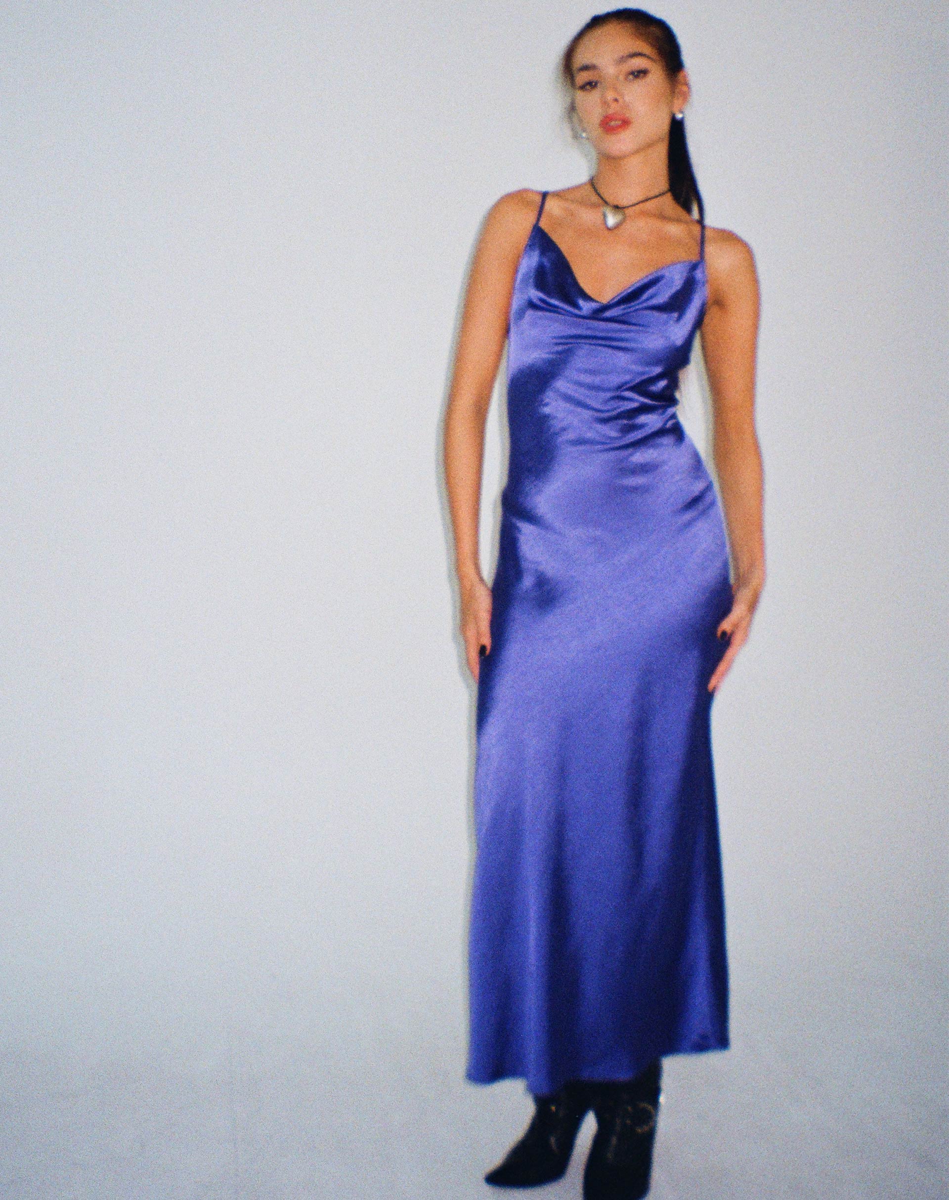 Image of Palasha Midikleid aus Satin Spectrum Blau