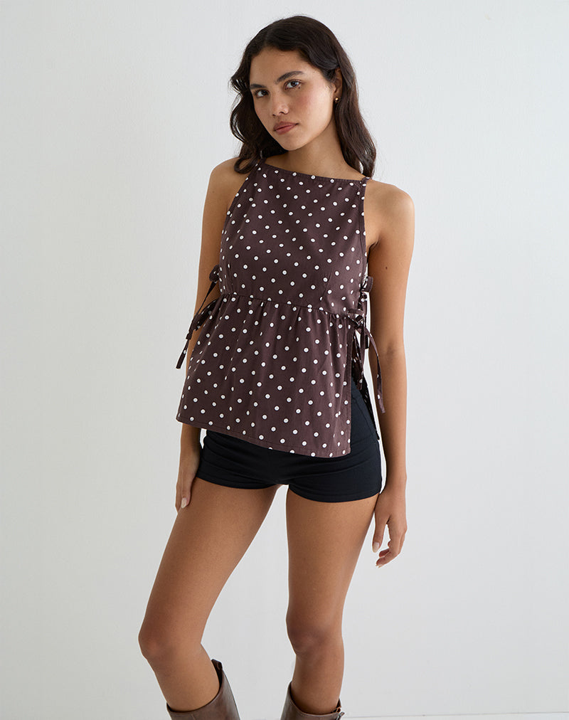 Palsi Tie Side Top in Braun mit mittlerer Polka Weiß