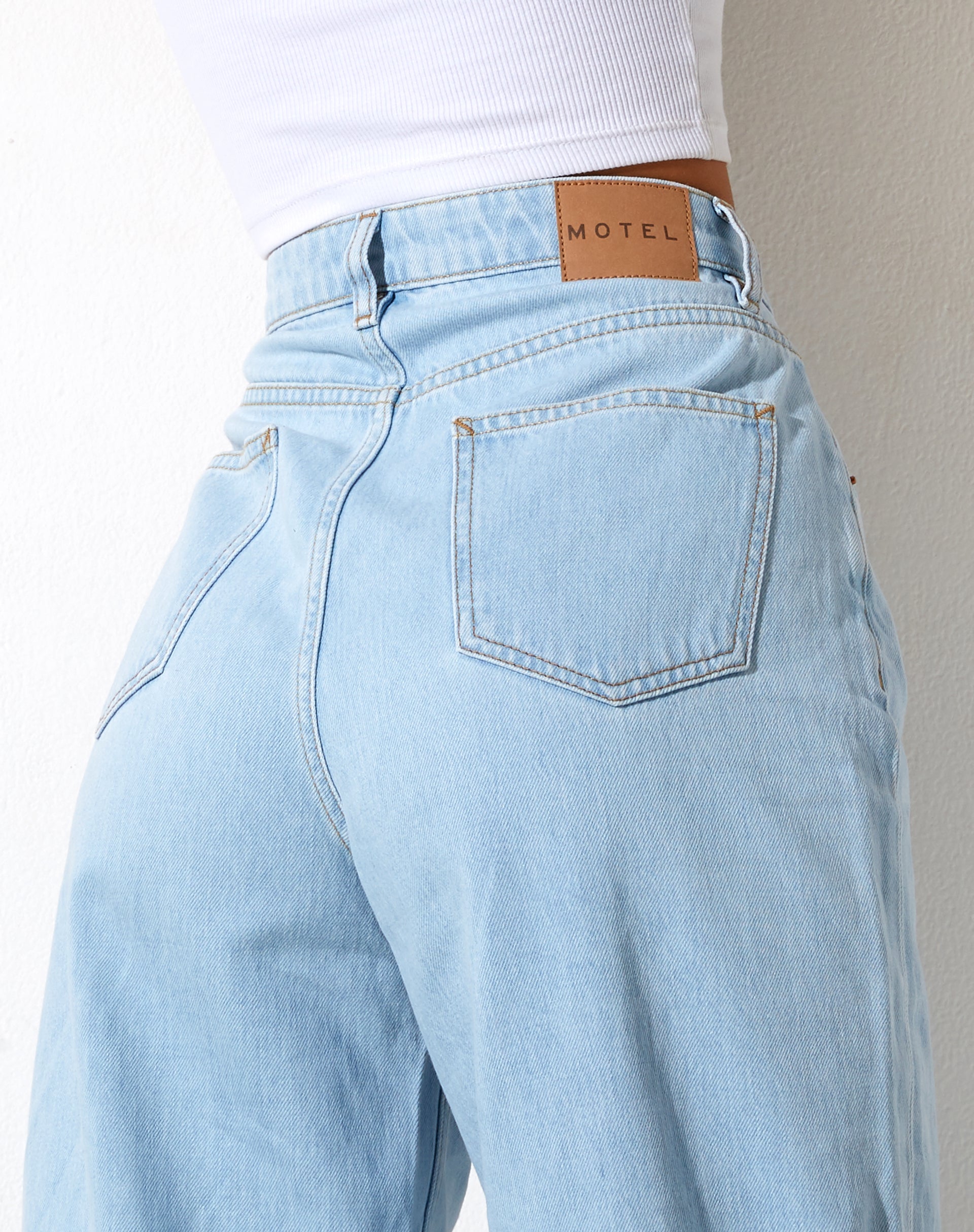 Bild von Parallel Jeans in Super Light Wash
