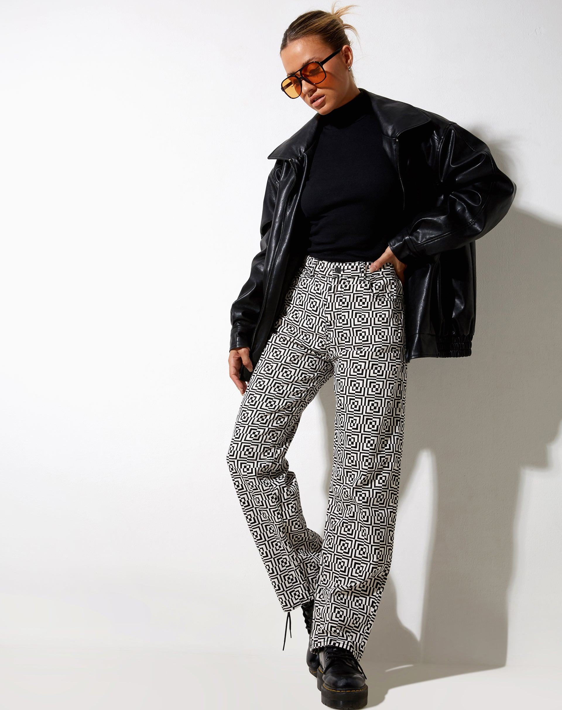 Bild von Parallel Jeans in Optic Square Schwarz und Weiß