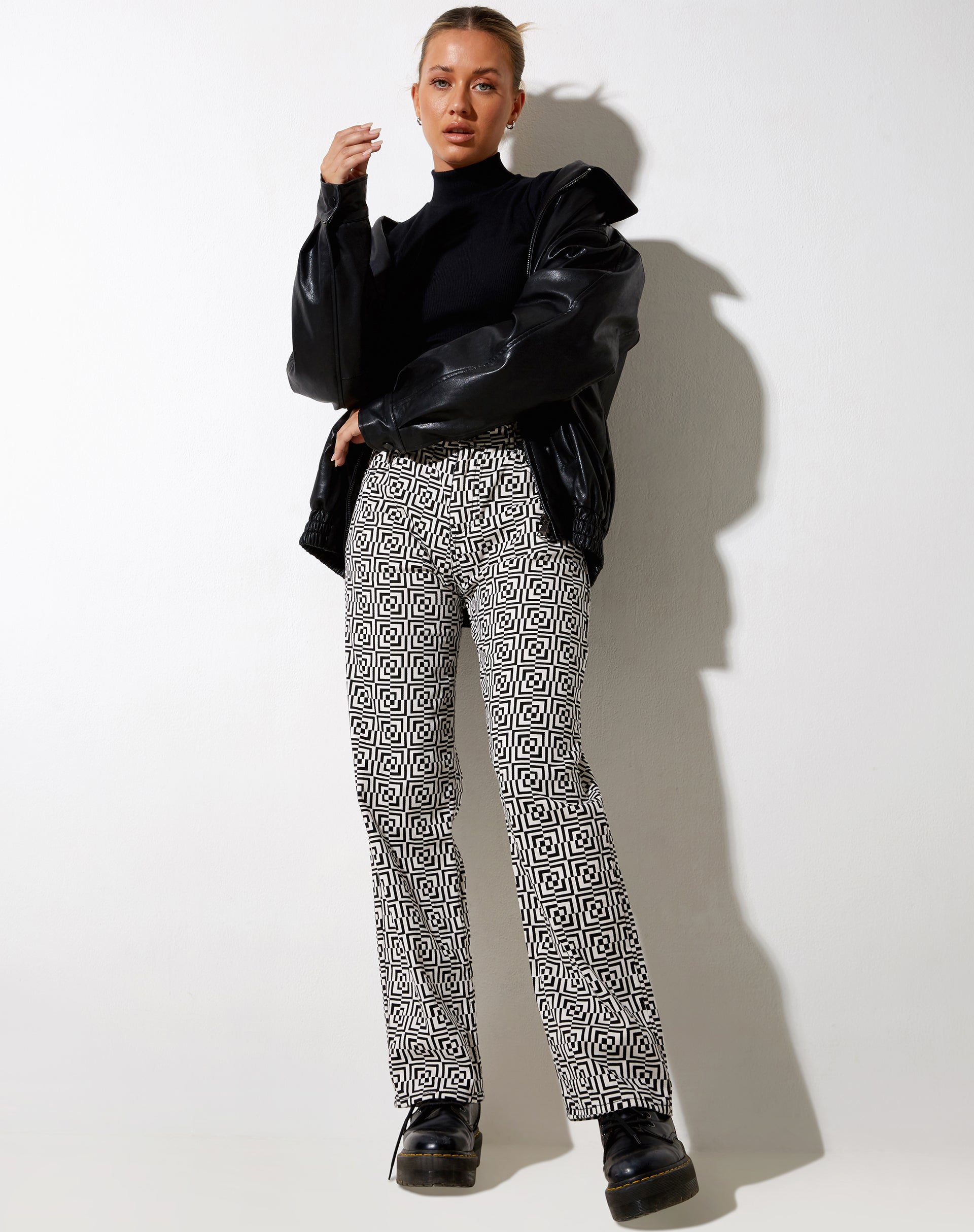 Bild von Parallel Jeans in Optic Square Schwarz und Weiß
