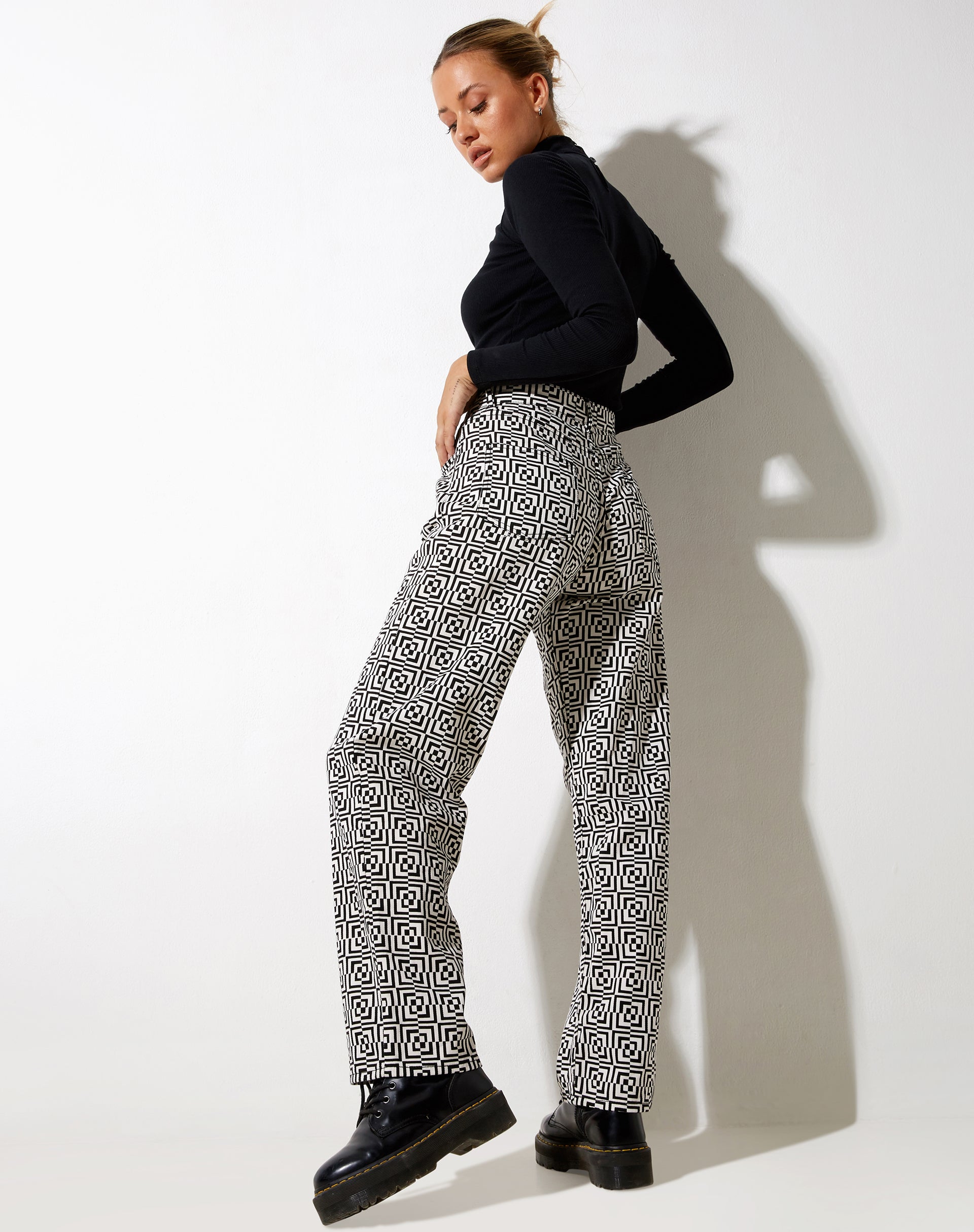 Bild von Parallel Jeans in Optic Square Schwarz und Weiß