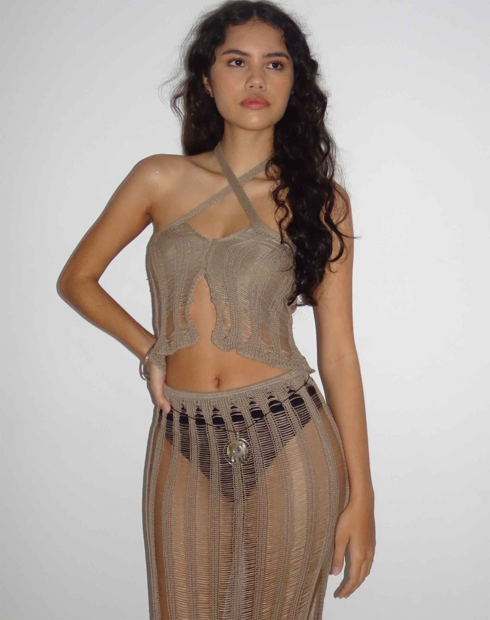 Bild von Phoebe Halterneck Stricktop in Desert Taupe