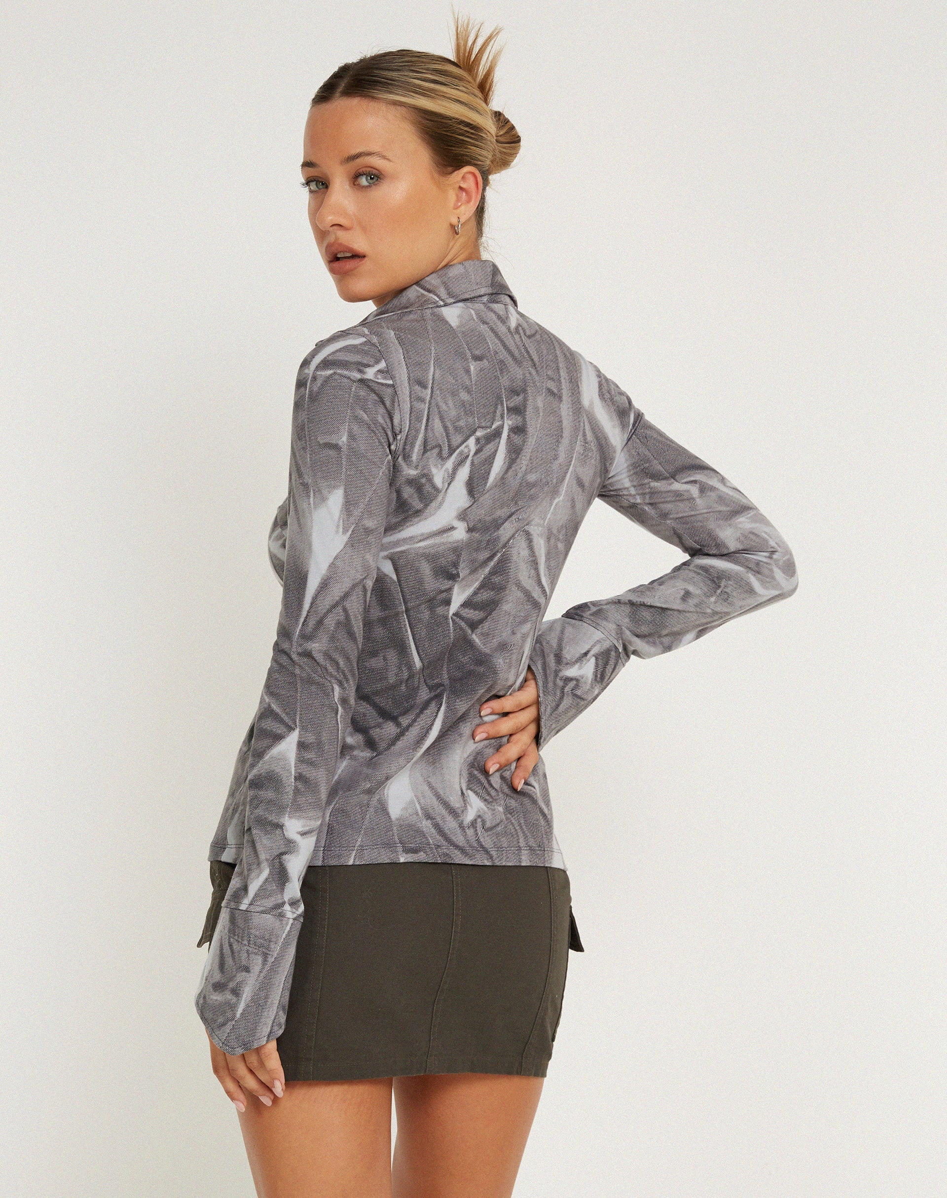 Bild von Phole Button Up Shirt in Dystopian Crease Grau