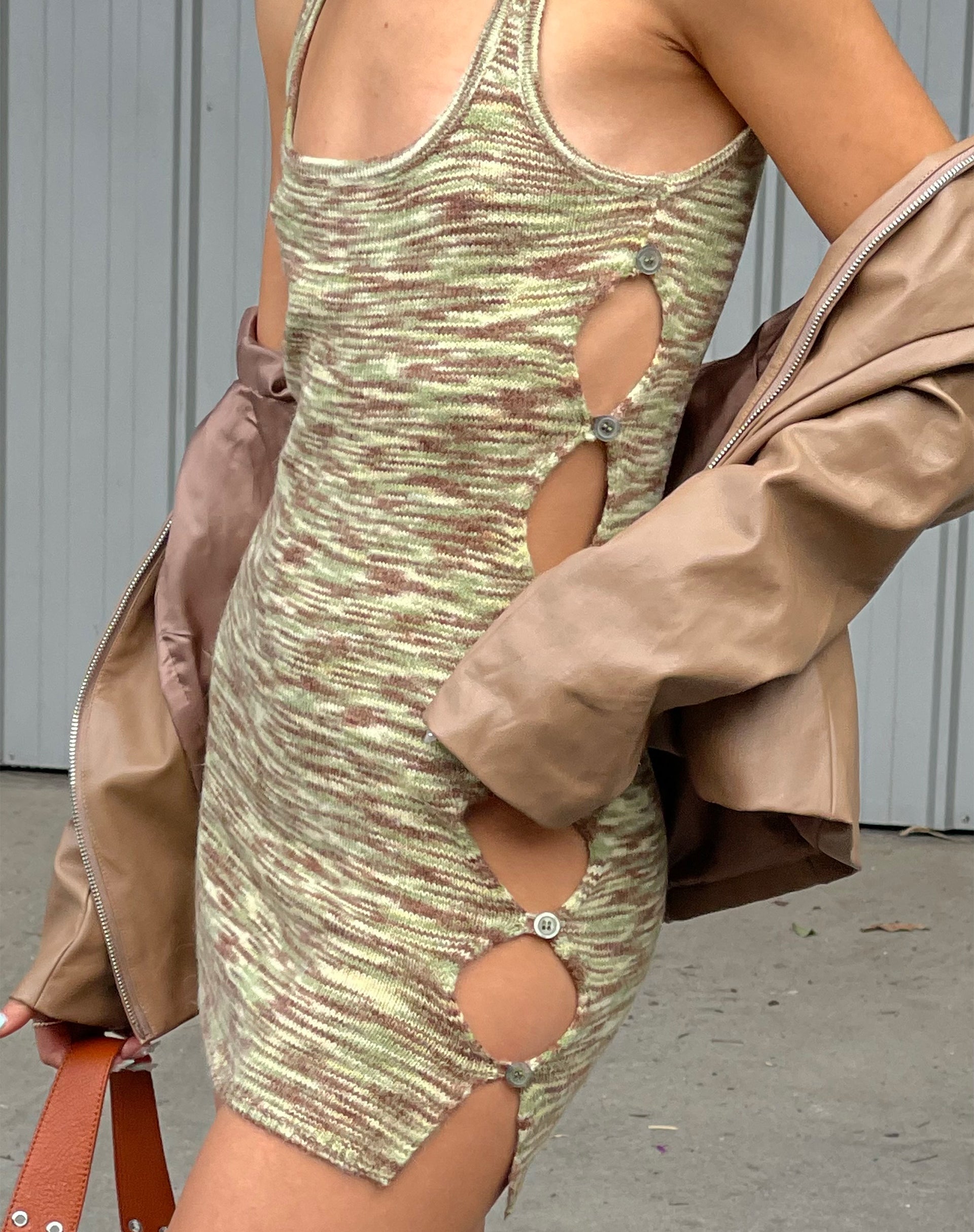 Bild von MOTEL X JACQUIE Lukita Mini Dress in Mix Space Dye Khaki