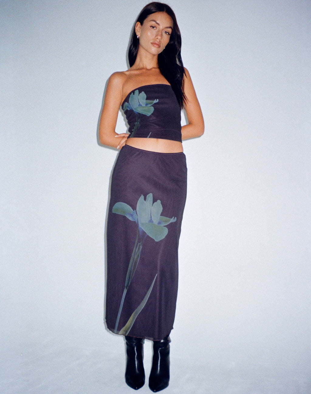 Lassie Midirock in Navy Platzierung Blume