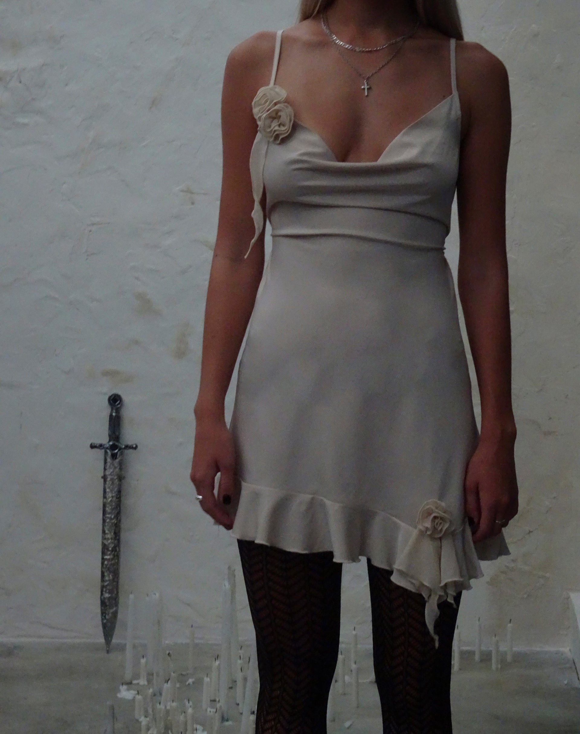 Bild von Litera Ruffle Rosette Mini Dress in Creme