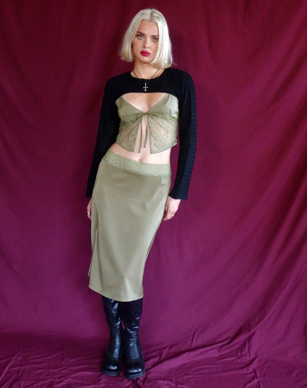 Golda Midirock aus Satin Avocado