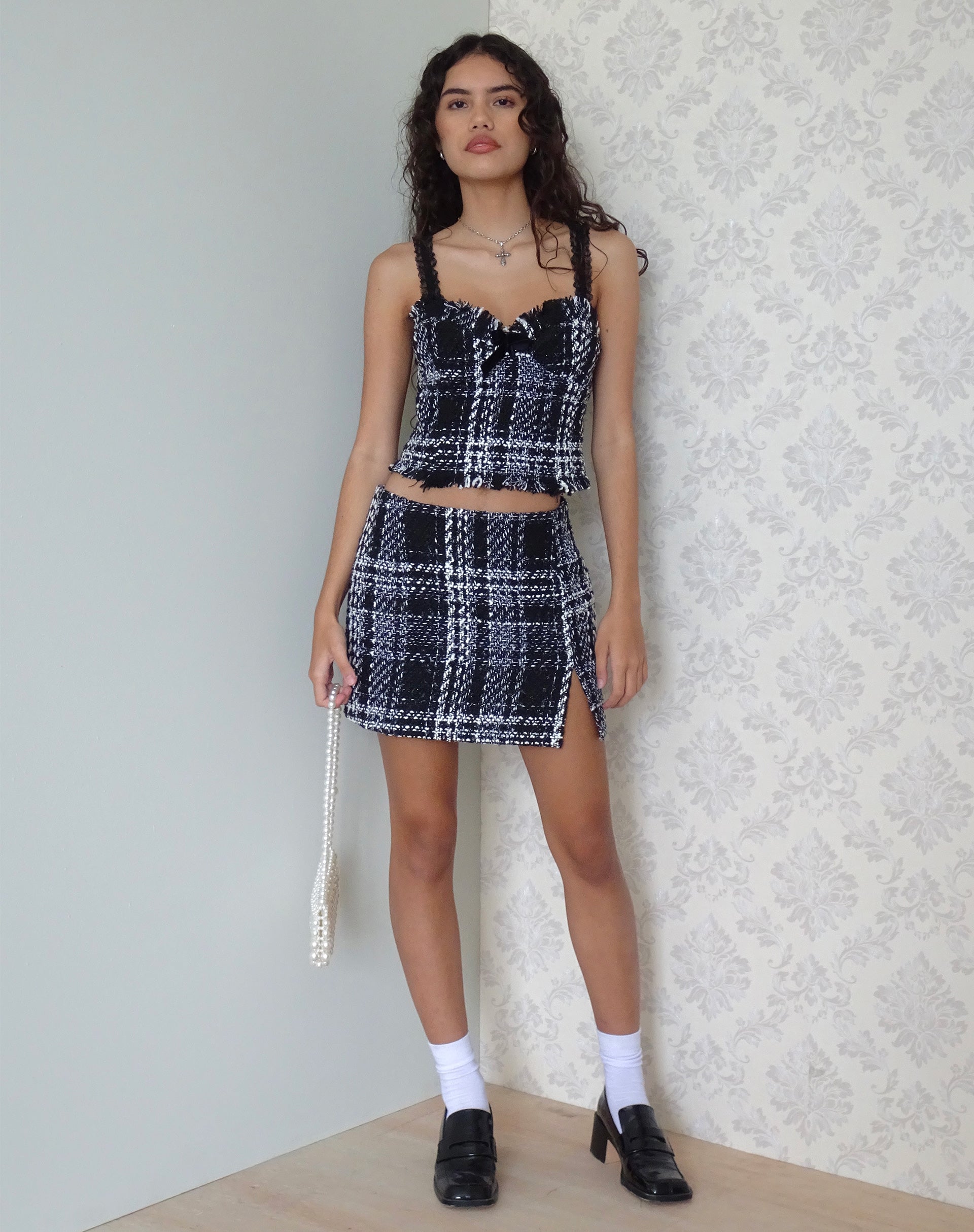 Bild von Mela Mini Rock in Karo Schwarz und Weiß