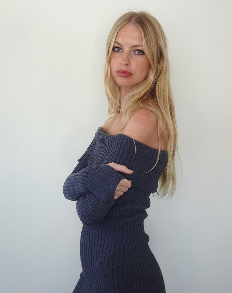 Image of Queeva Gestricktes Bardot-Minikleid in dunkler Holzkohle