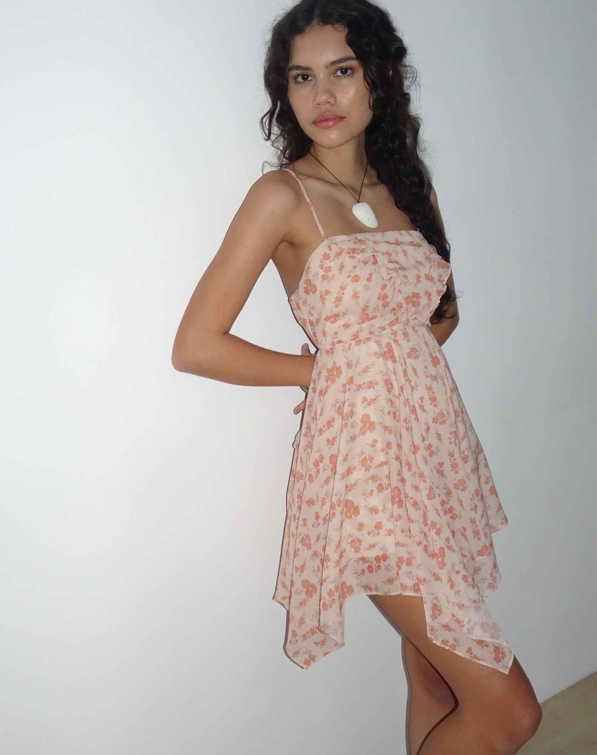 Image of Raftar Rüschen Chiffon Minikleid in Pfirsich Kirschblüte