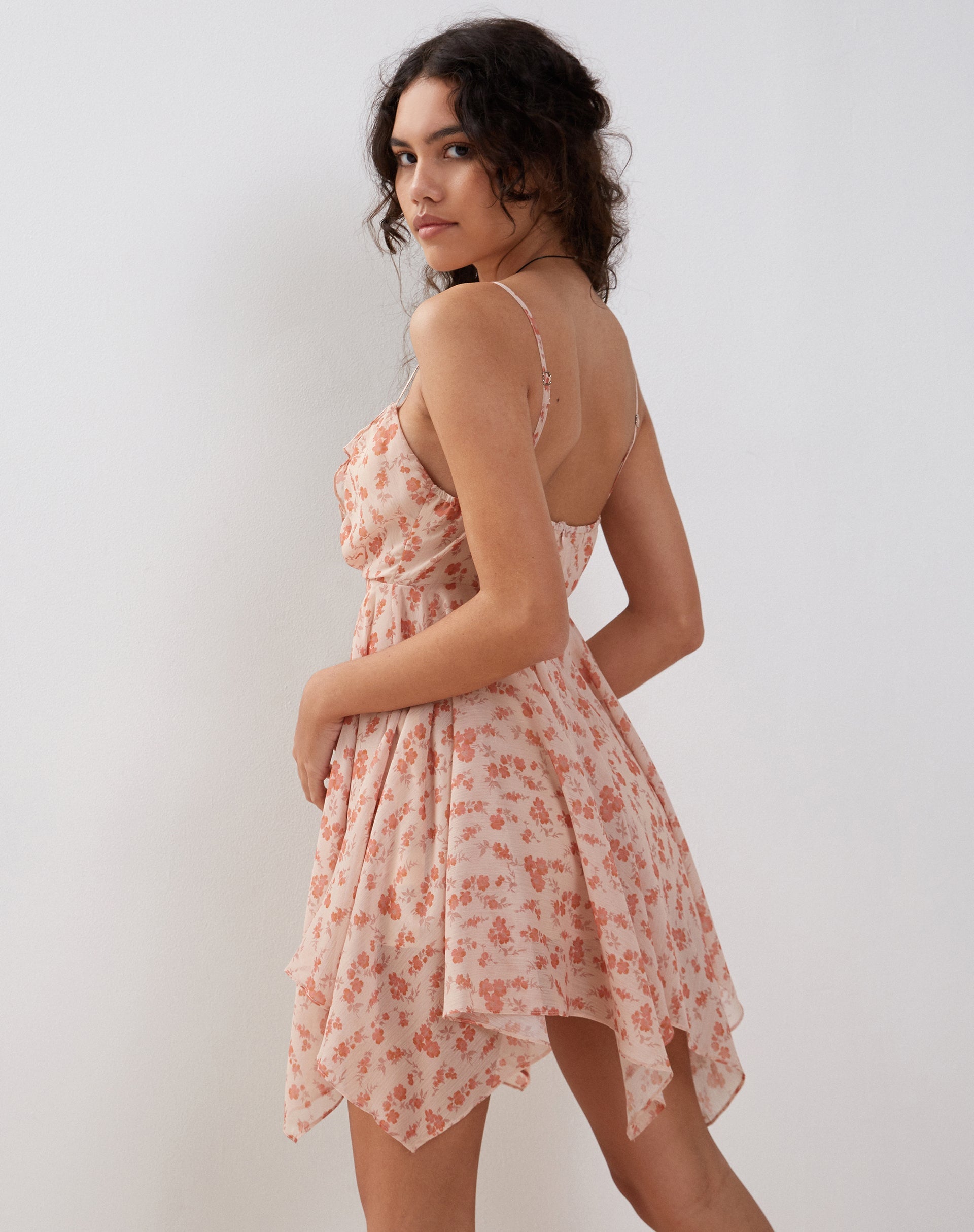 Image of Raftar Rüschen Chiffon Minikleid in Pfirsich Kirschblüte