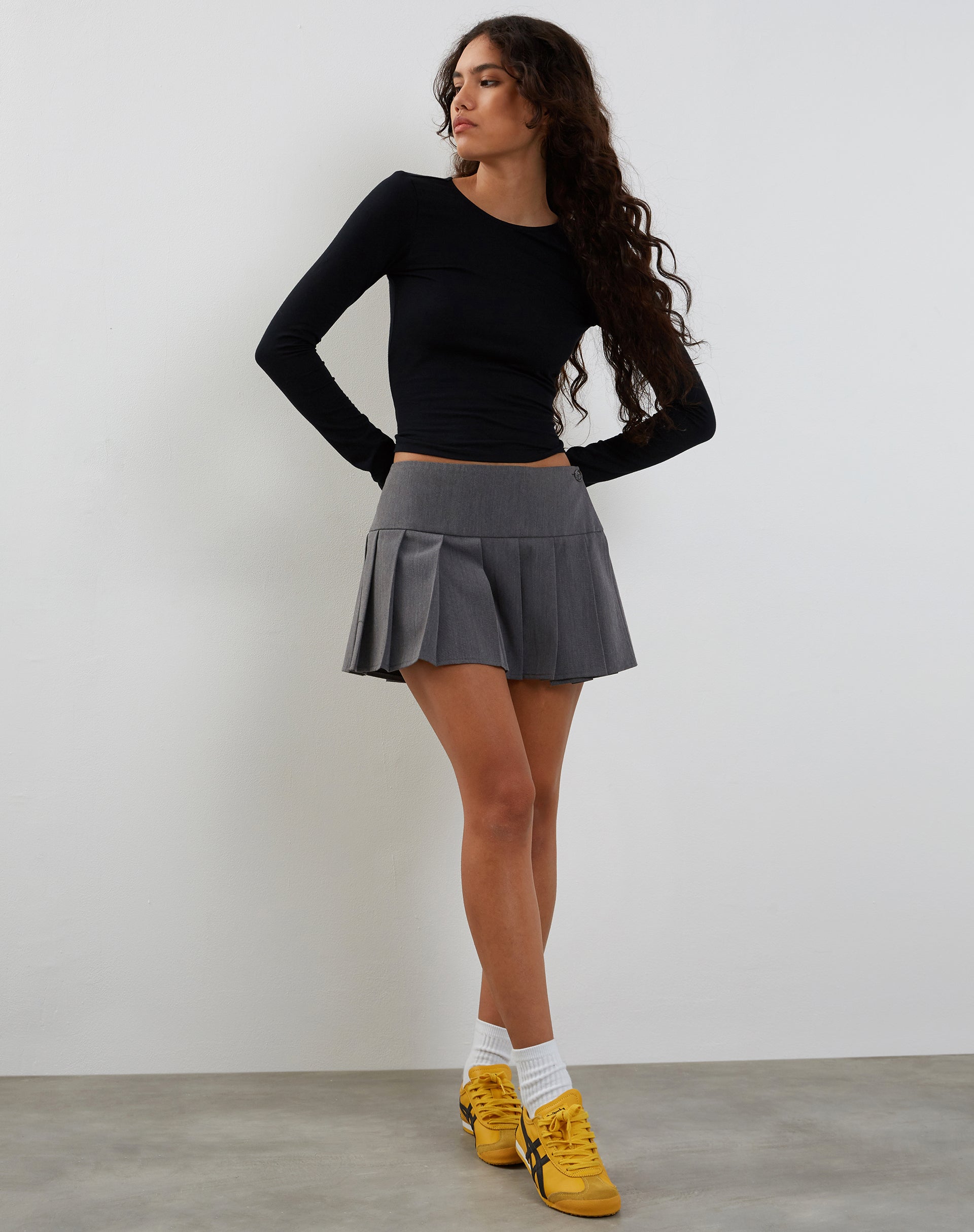 Image of Ratmi Langärmeliges Top mit offenem Rücken in Schwarz