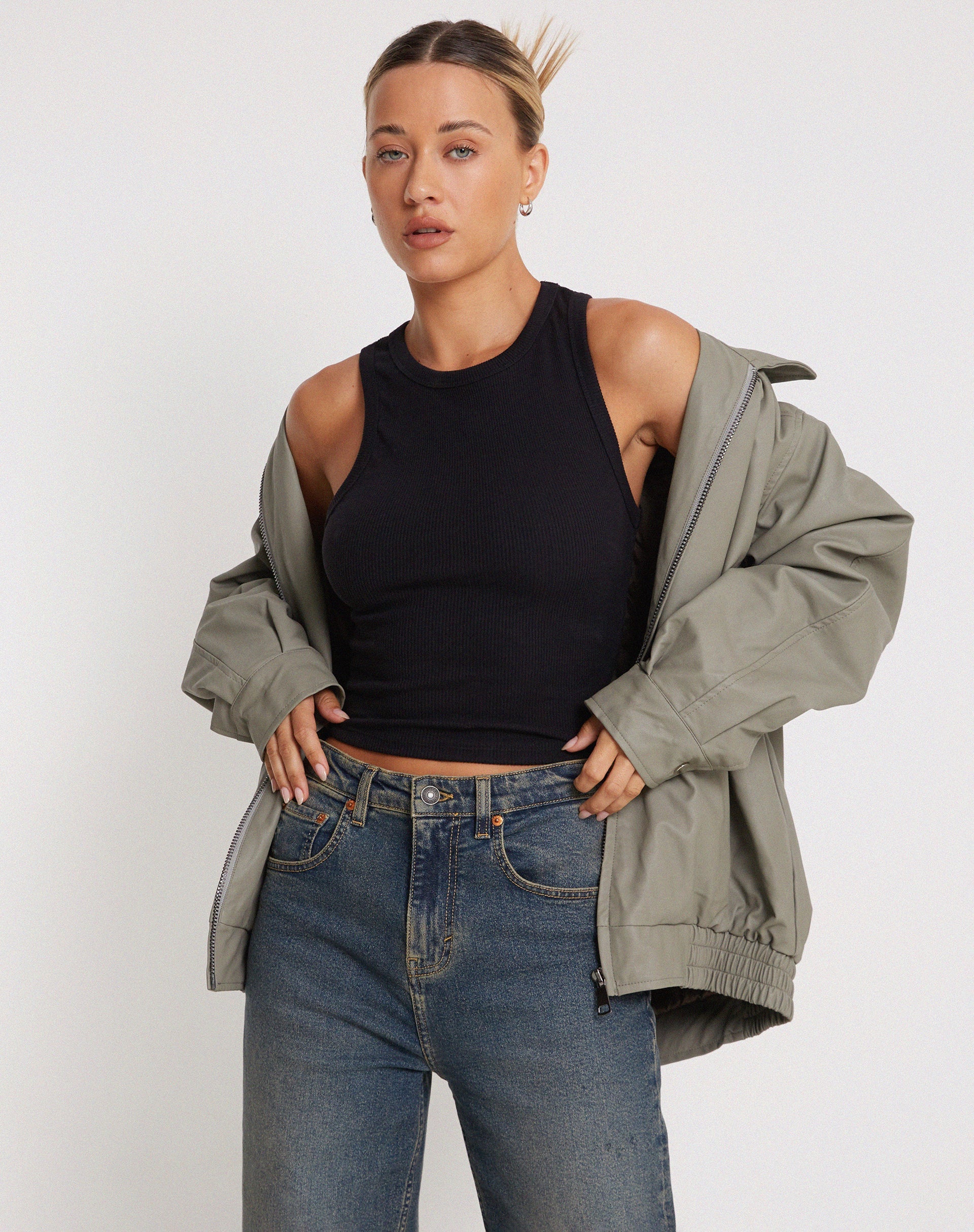 Bild von Rave Vest Top in Rib Schwarz