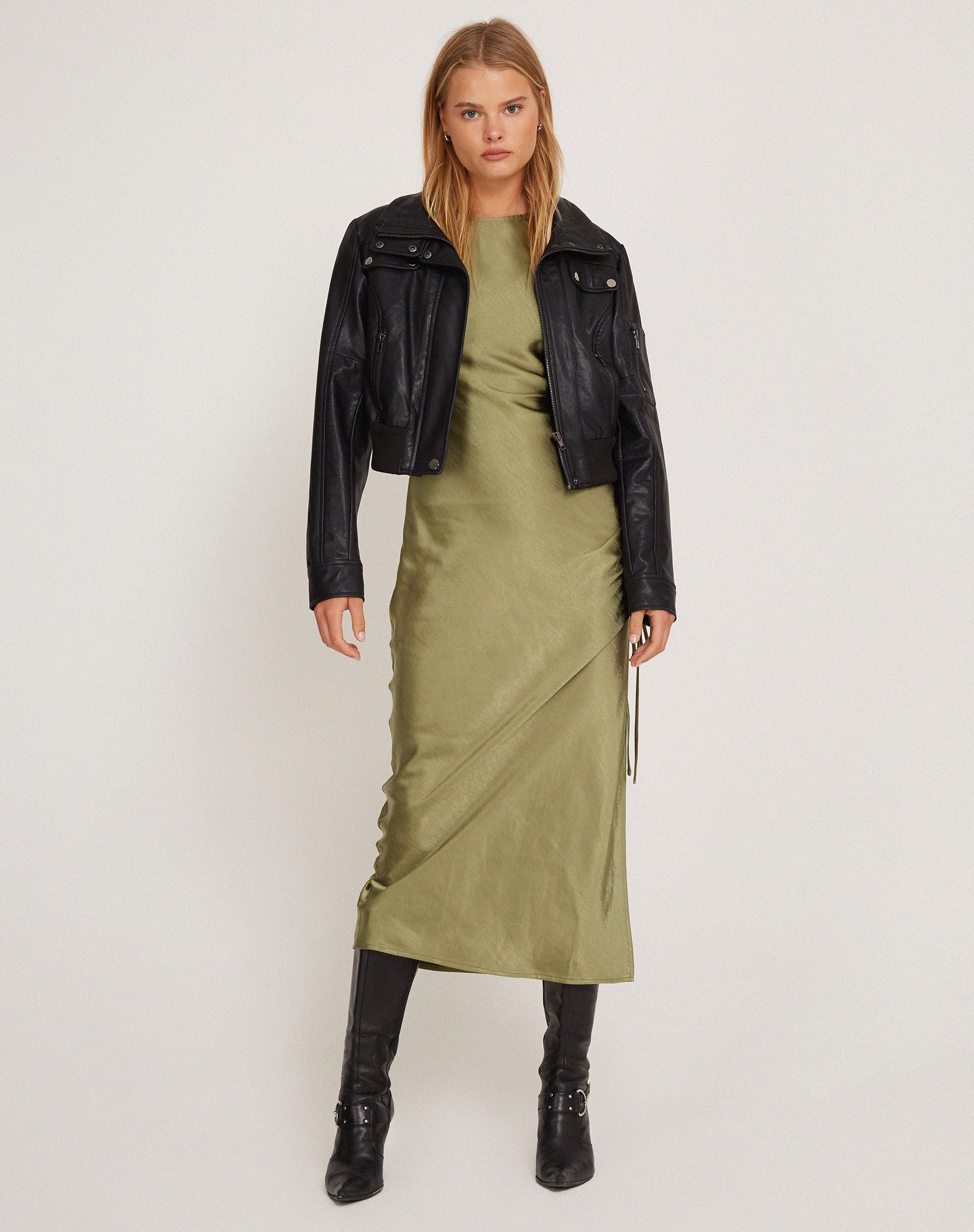Bild von Raybu Gerafftes Midikleid aus Satin in Oliv