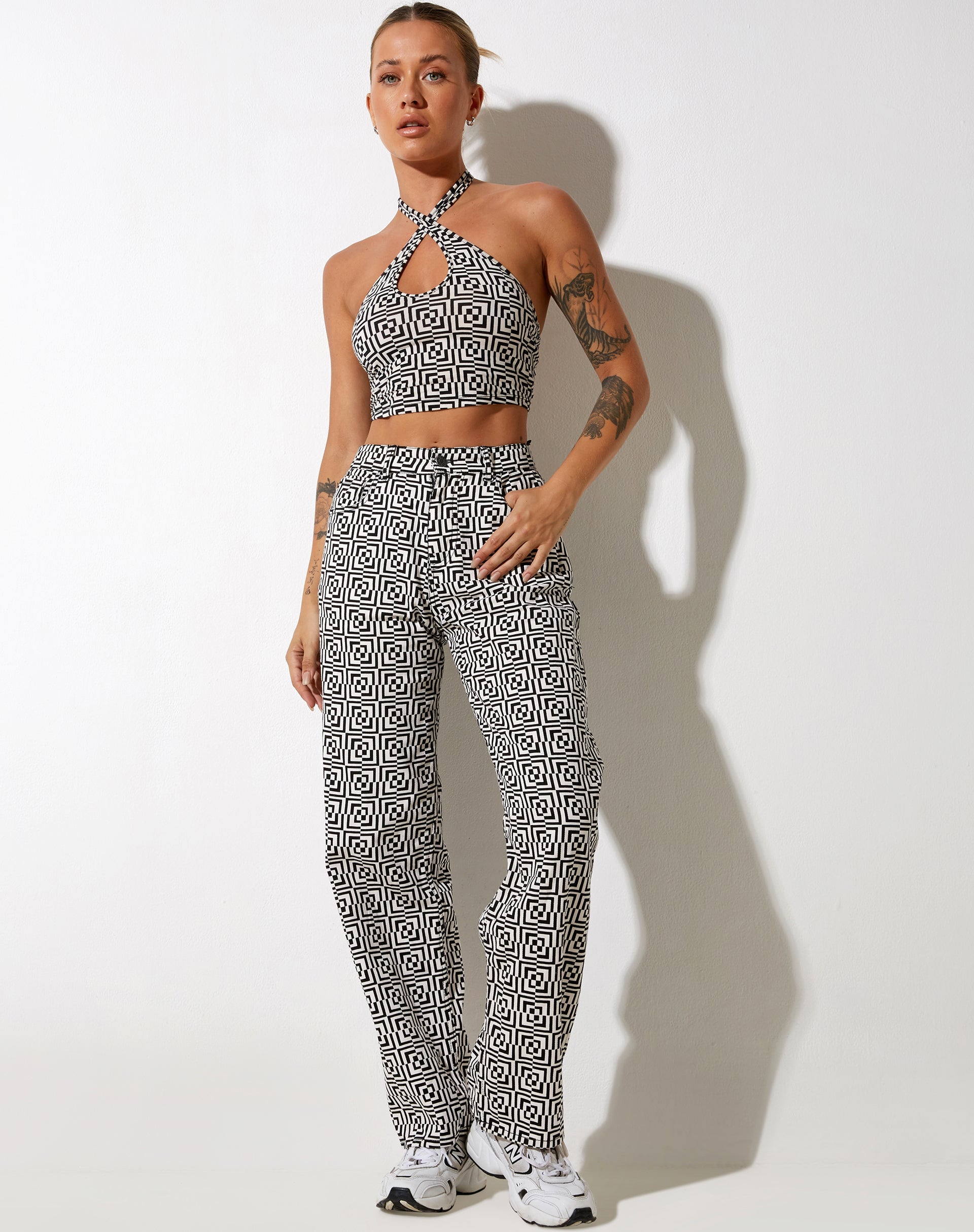 Bild von Reis Crop Top in Optic Square Schwarz und Weiß