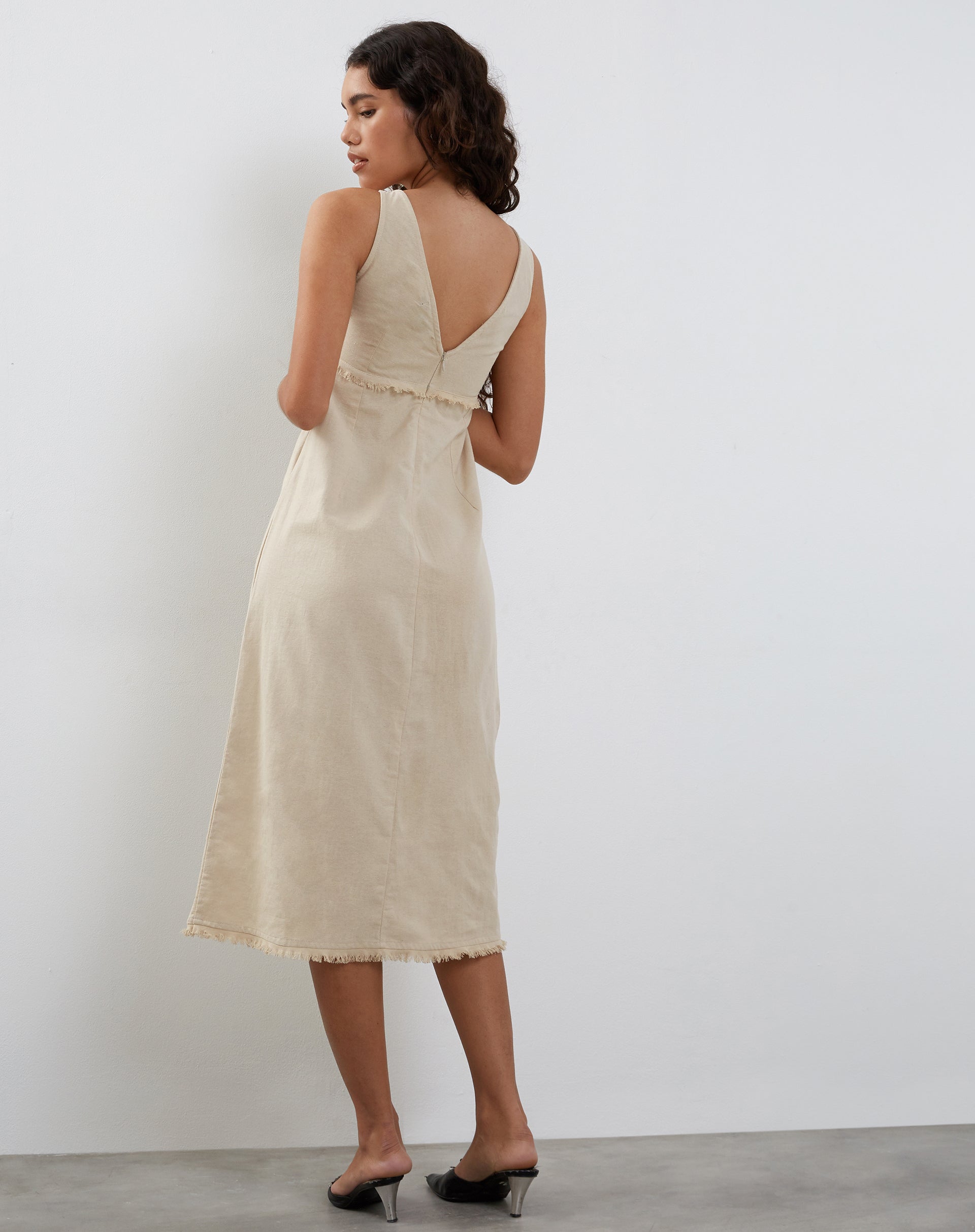 Image of Antari Midikleid aus Leinen in Ecru