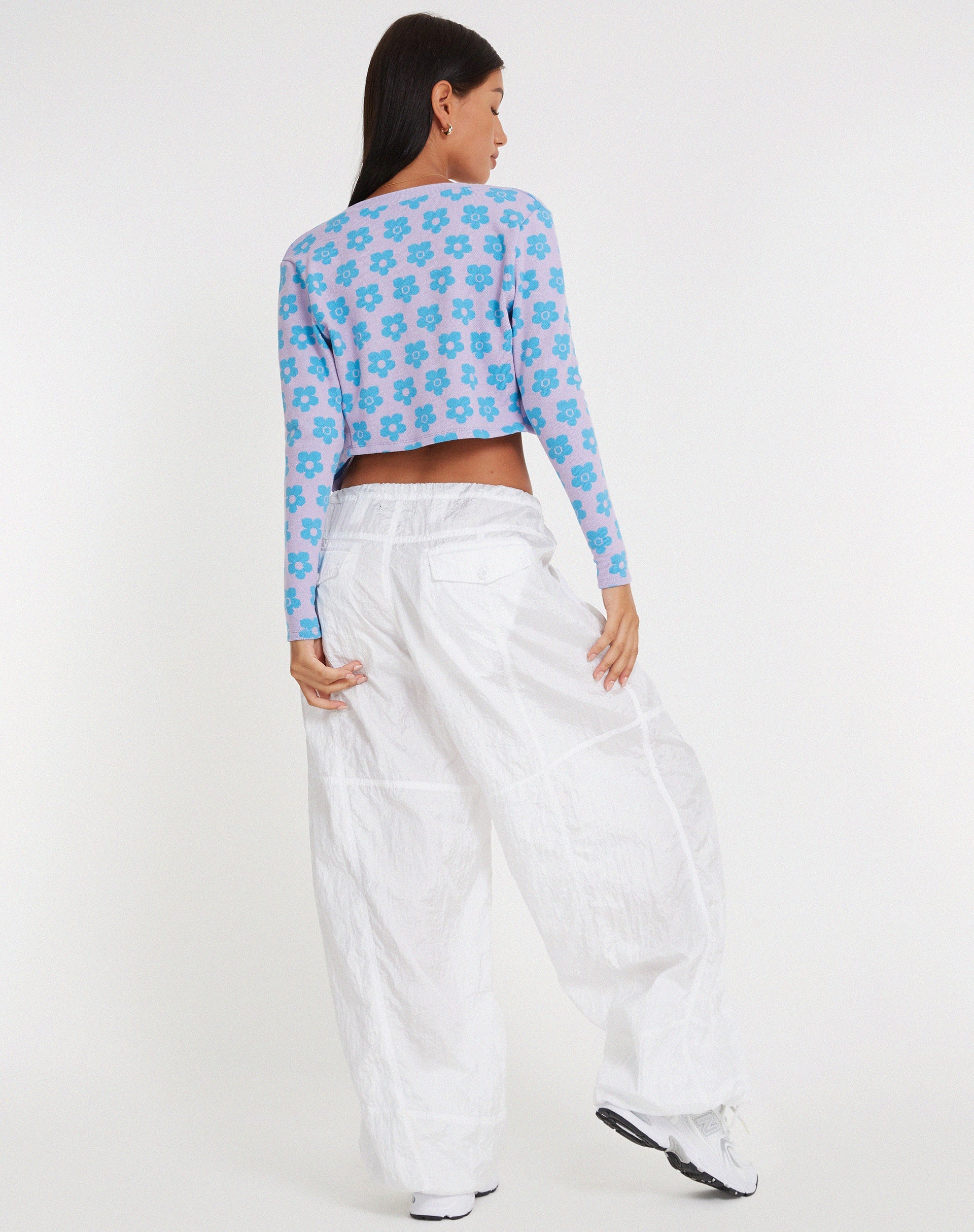 Bild von Attina Cardi in Cute Floral Daisy Lilac und Blau