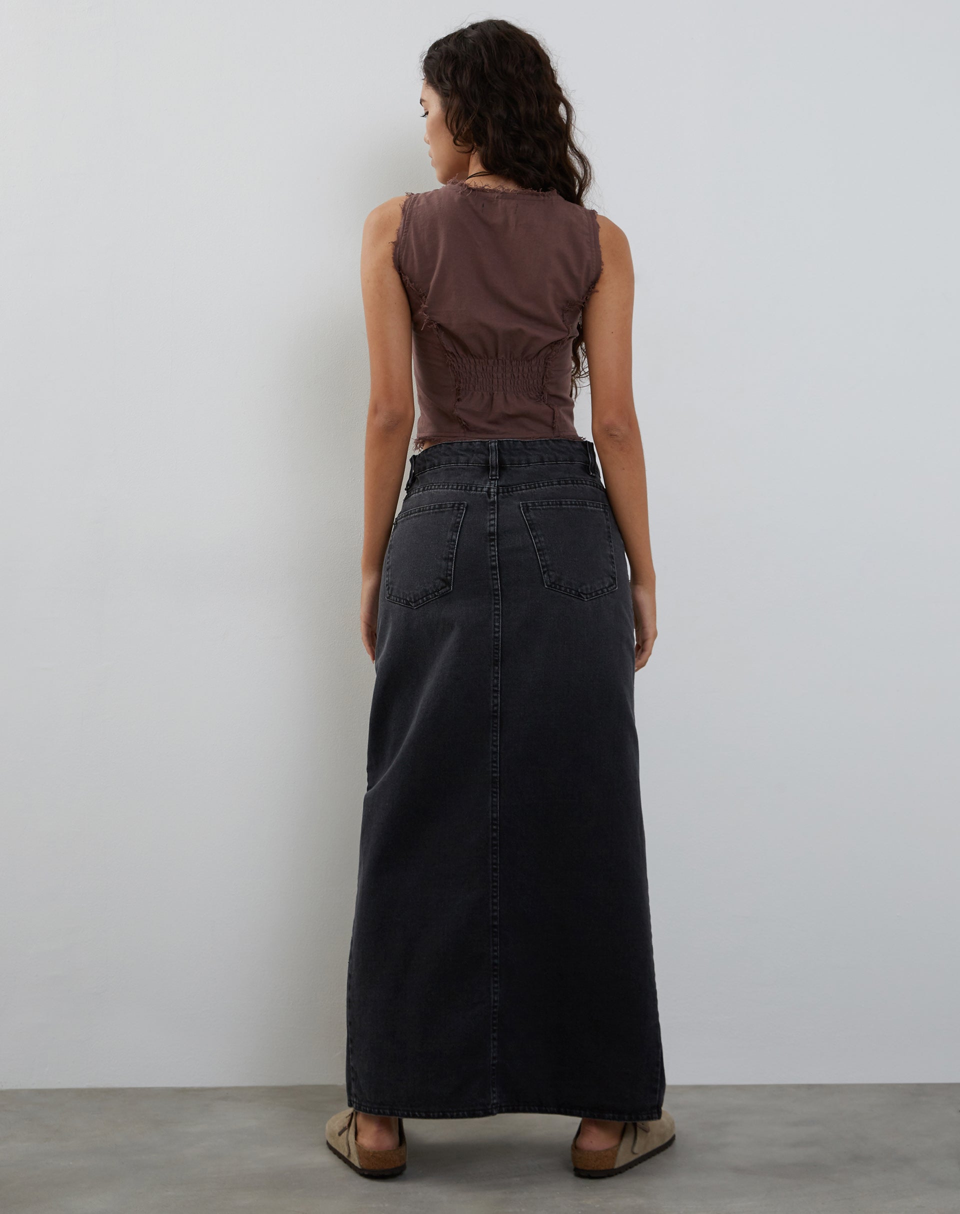 Bild von Ayara Button Up Cami Top in Deep Taupe
